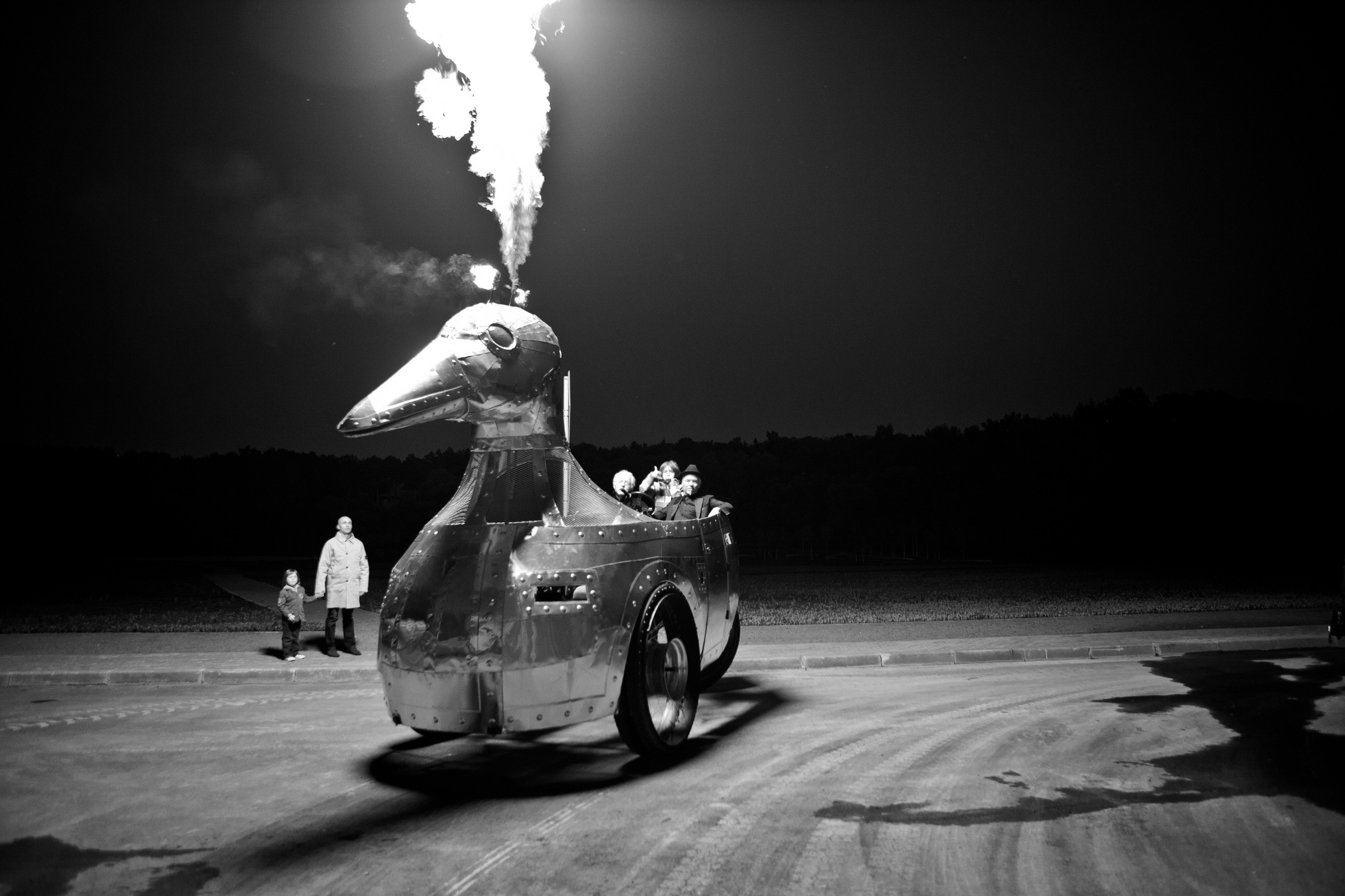 The most interesting part began after the sunset. It was a friday night so streets were full of people.Bart pushes the button and a twenty meter flame jet flies up from the duck's head. Before that, everyone liked the Duck and smiled. And in a moment everyone's shocked and terrified… Сouple of seconds later you can hear laugher and see that people are amazed. This is the funniest moment. It's amazing to feel all those emotions sitting inside the Duck, being in the spotlight.