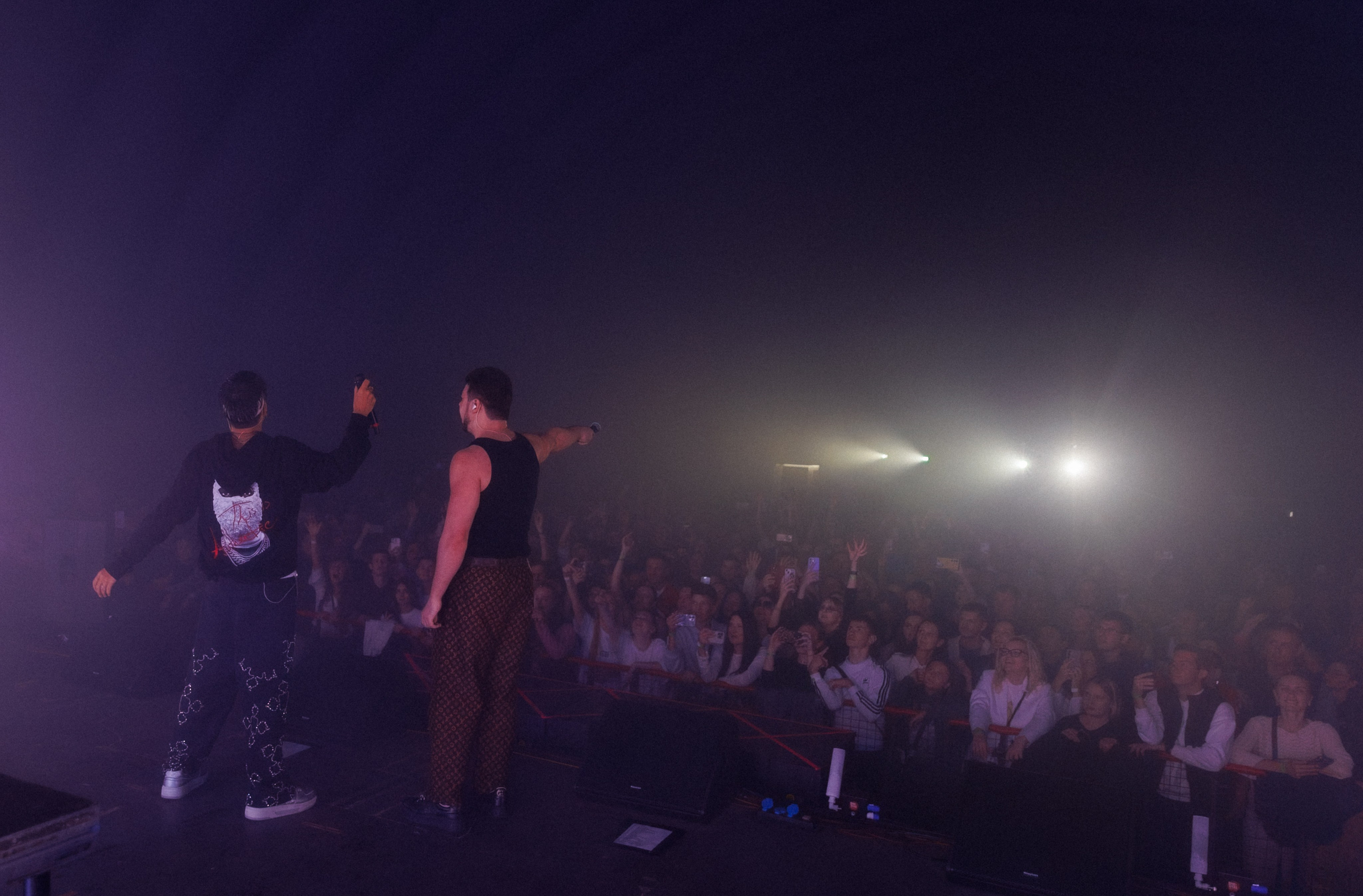 Фотоотчёт и репортаж с концерта группы GAYAZOV$ BROTHER$. Красильников Евгений — профессиональный фотограф в Ростове-на-Дону