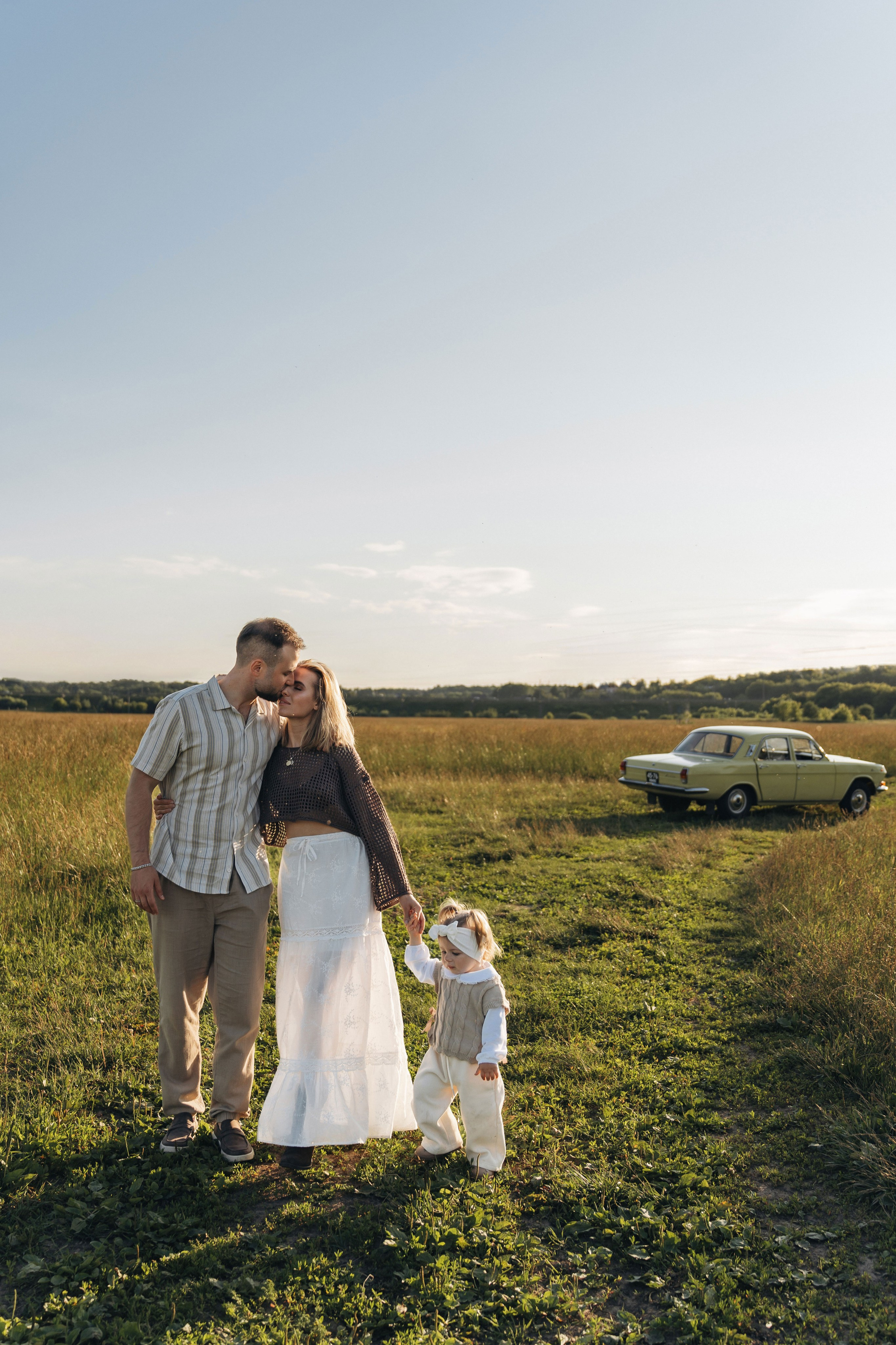 На машине загород. Ваш фотограф Вика Артемова