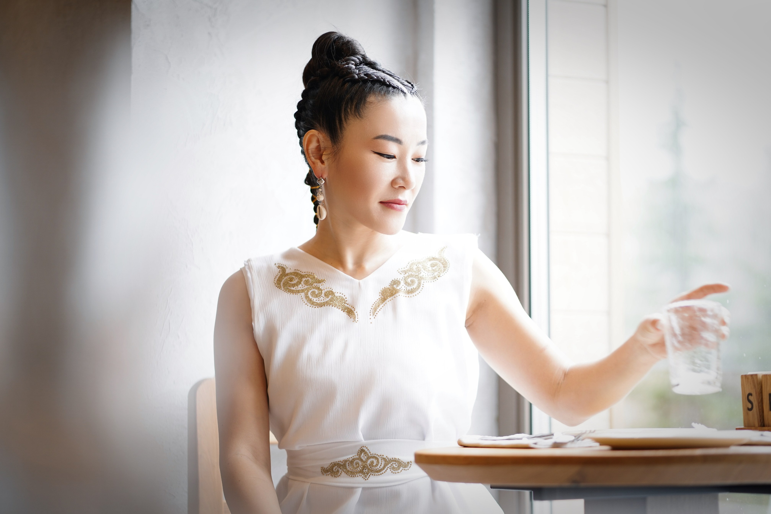 В ресторане Рерих. Выездной фотограф-видеограф в Республике Алтай Солоны Куюкова