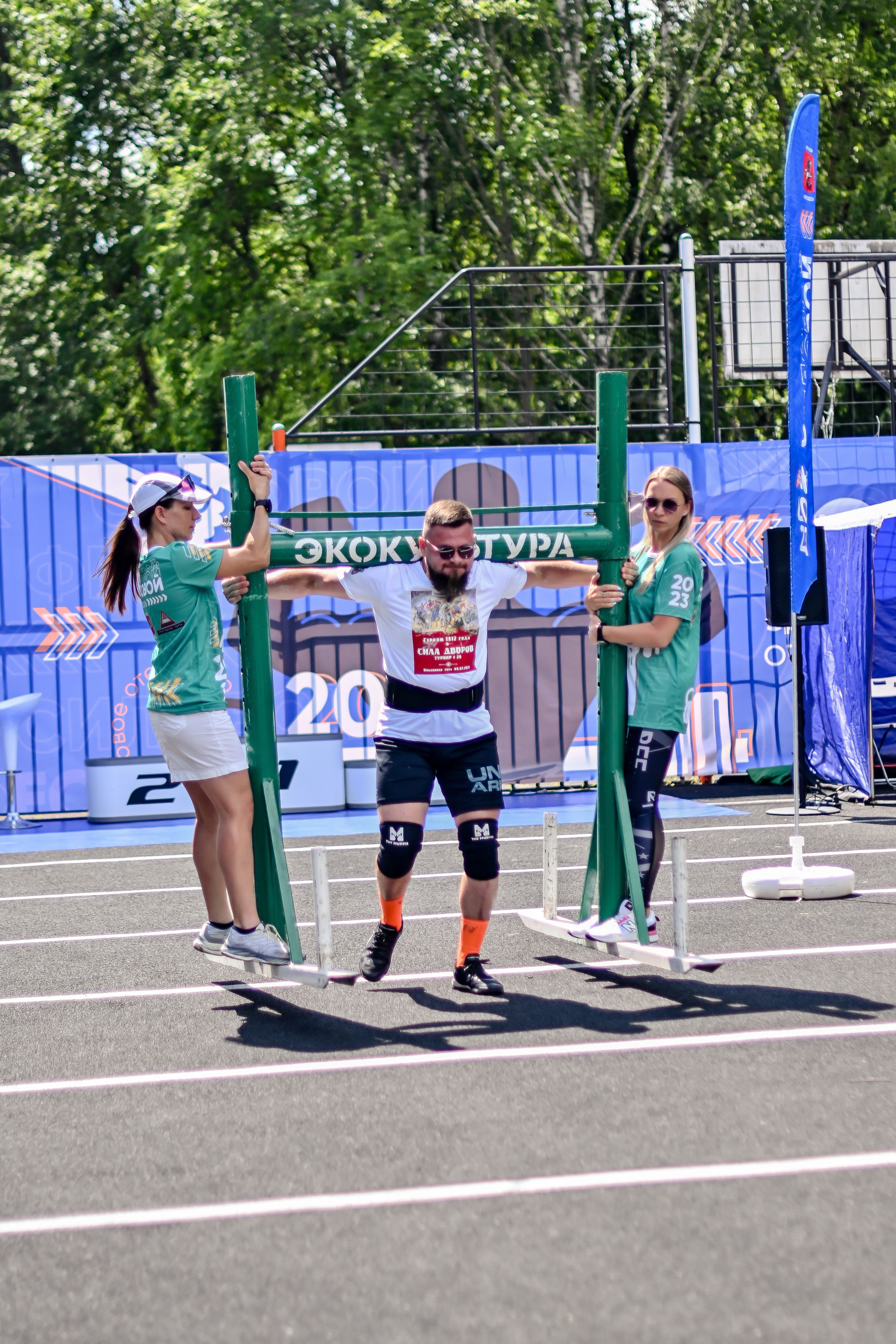 СТРОНГ. Фотограф для бизнесконтента, репортажей и семейного альбома в Москве