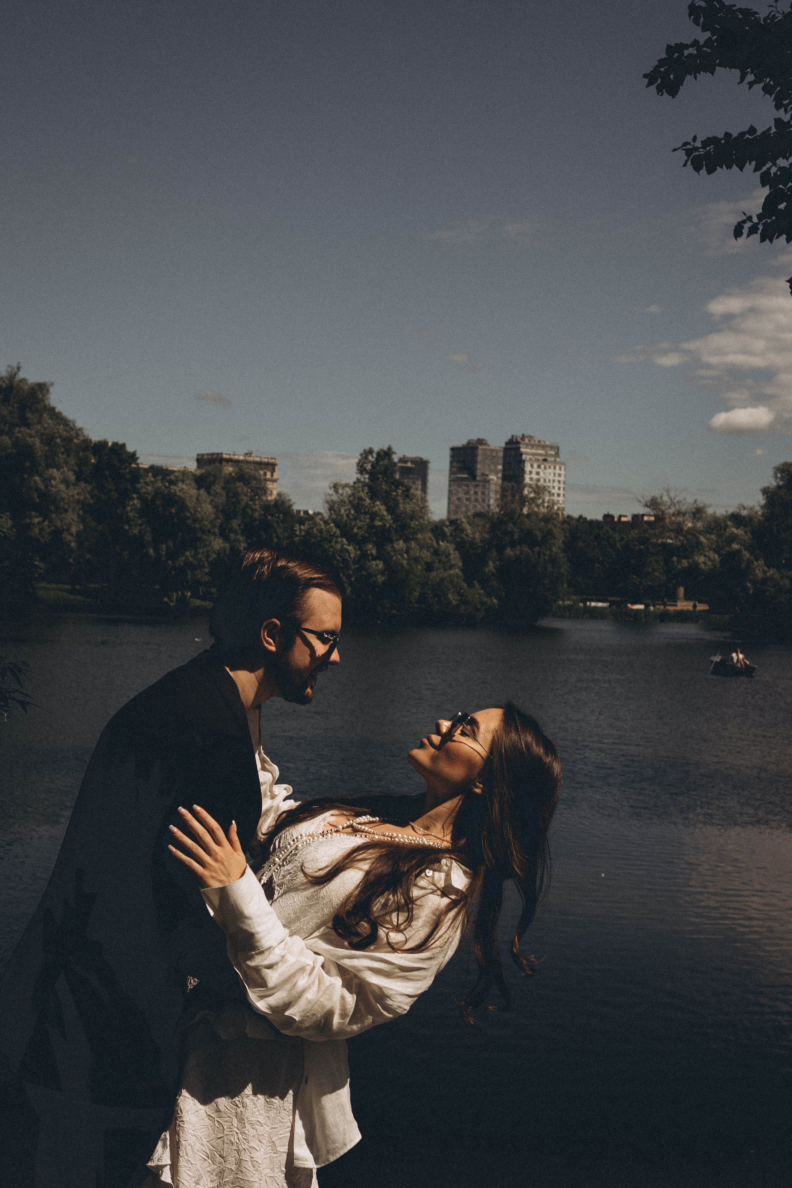 СВАДЕБНАЯ СЬЕМКА В ПАРКЕ ПОБЕДЫ И ПРОГУЛКА ПО МОСКОВСКОМУ ПРОСПЕКТУ. Профессиональный фотограф, Санкт-Петербург — Виктория Богомолова