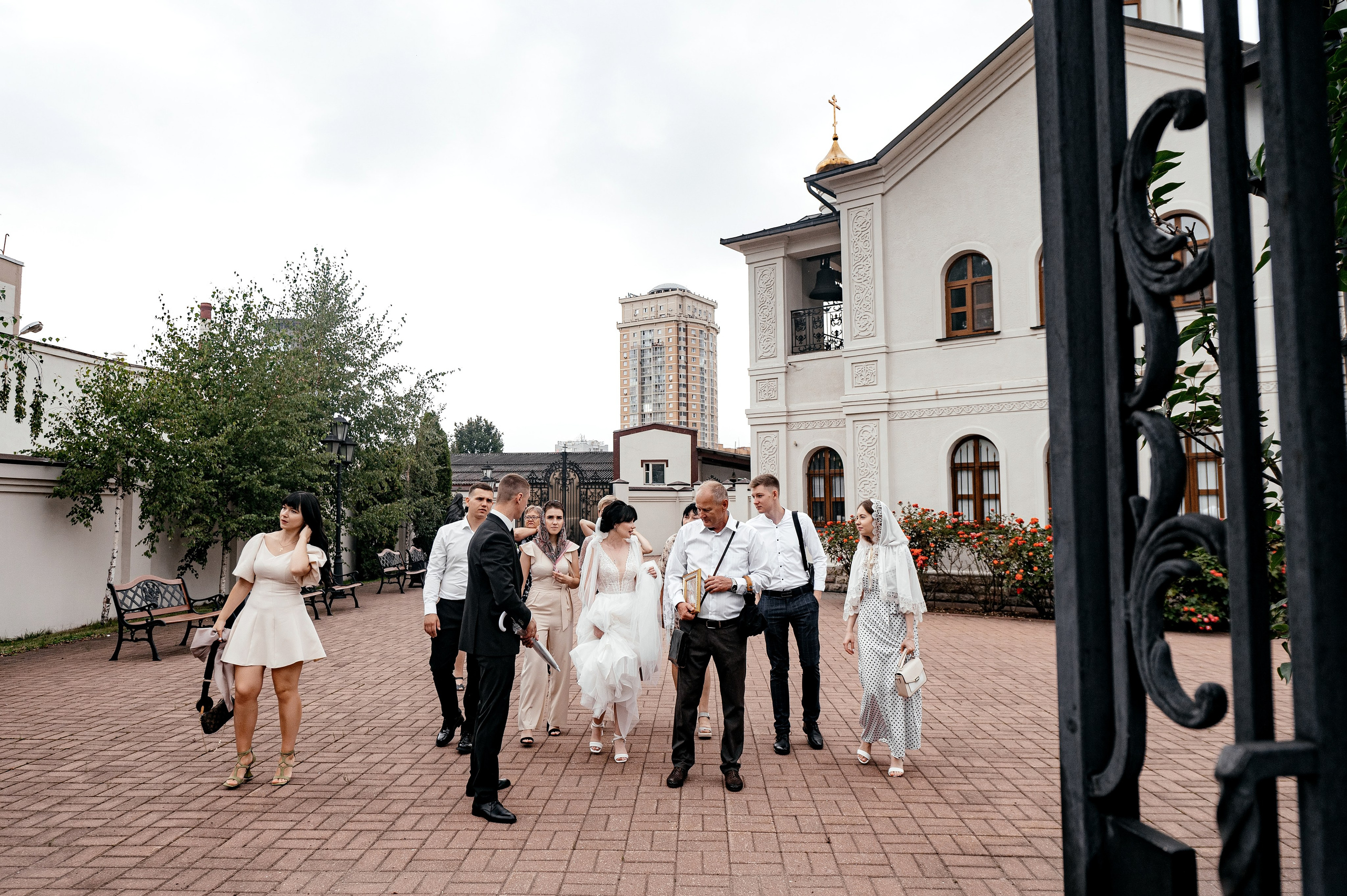 Свадьба с венчанием в Щелково. Прогулка в Гребнево, ресторан Кинза, отель Премиум. Свадебный и семейный фотограф Виктория Носачёва. Щелково, Москва и МО