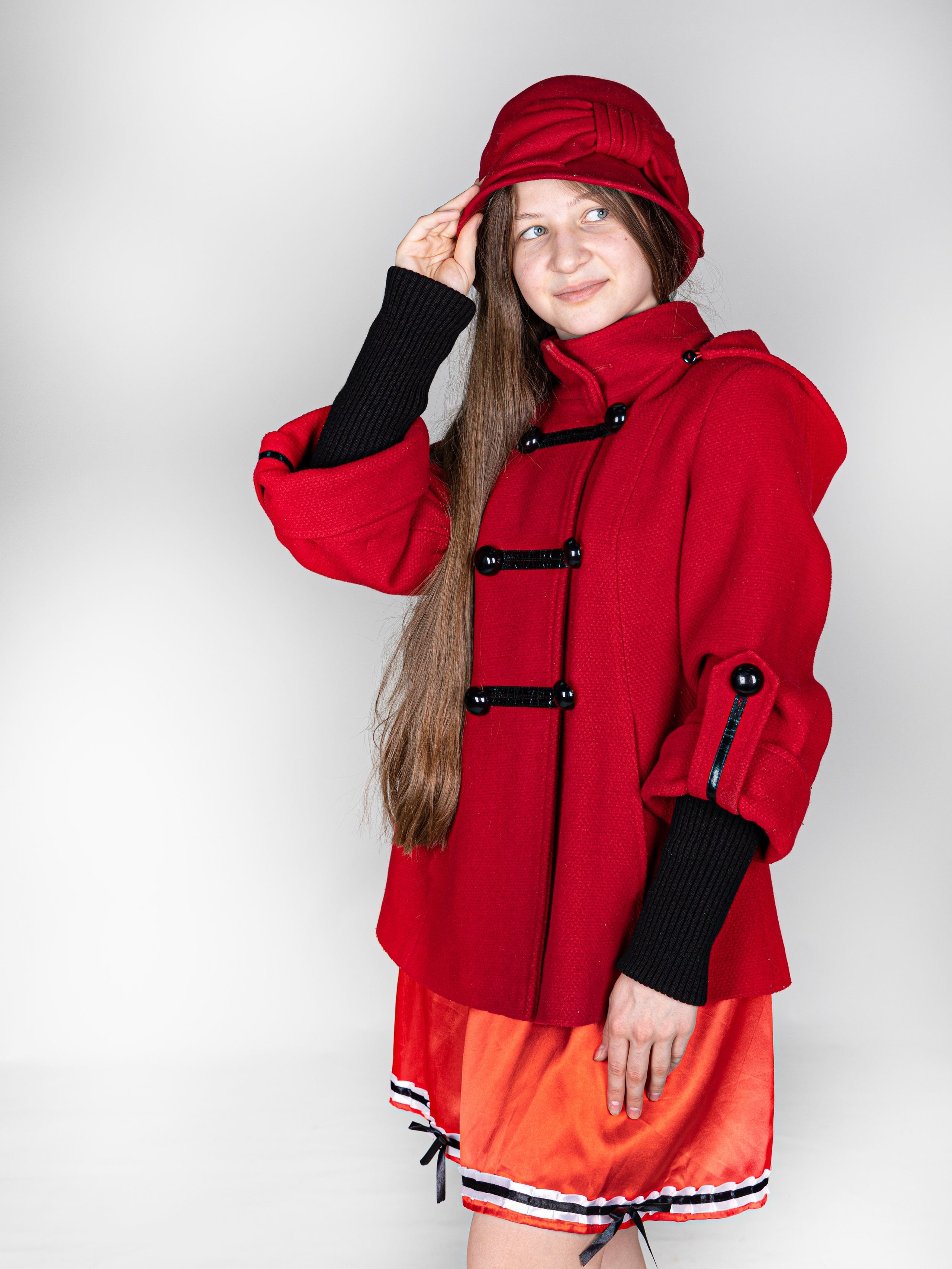 Карнавальные костюмы, вечерние и свадебные платья аренда посуточно, прокат в Жуковском. Фотограф для маркетплейсов, фотоуслуги в Жуковском Татьяна Марсуверских