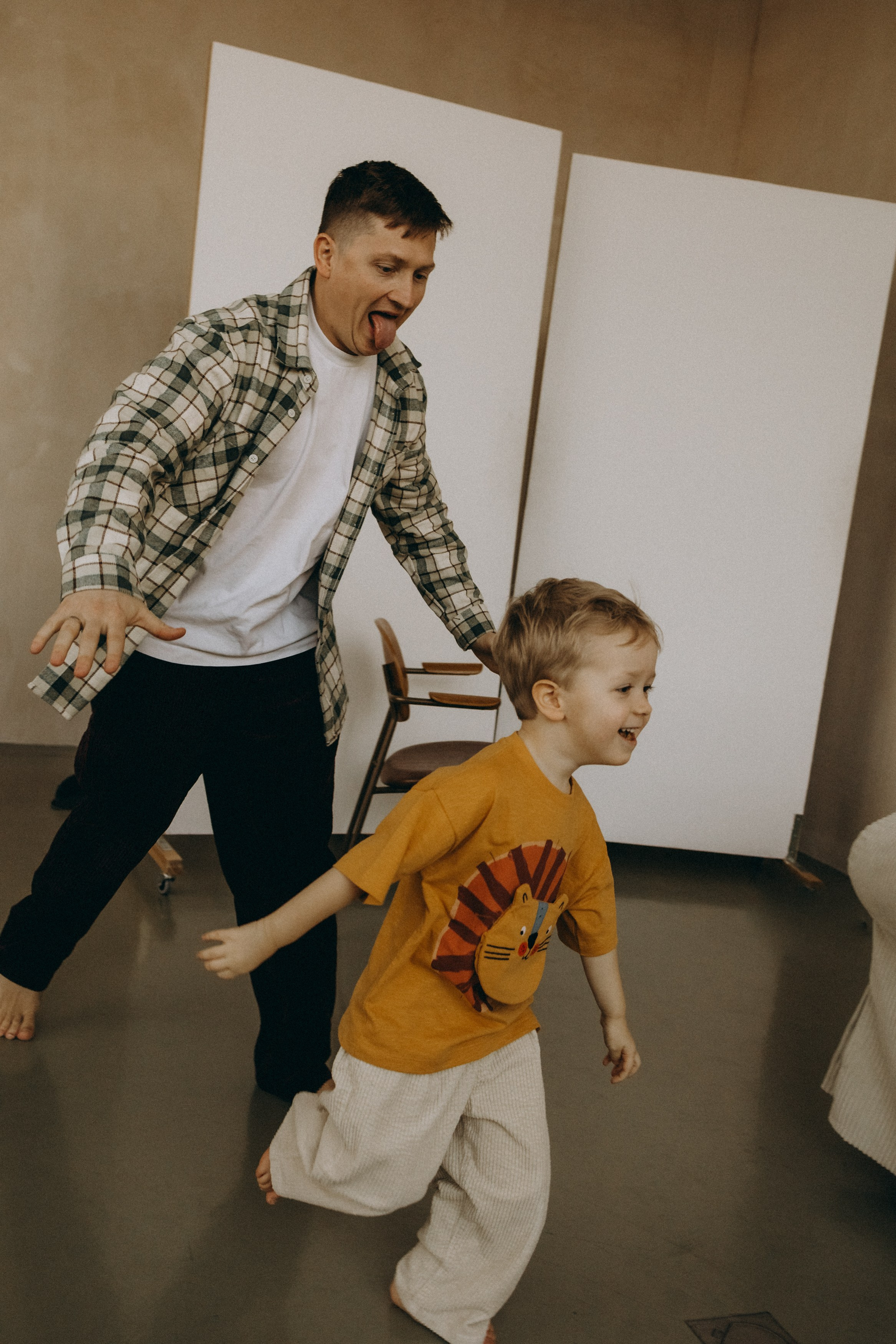 Наташа, Леня, Дима. Главная