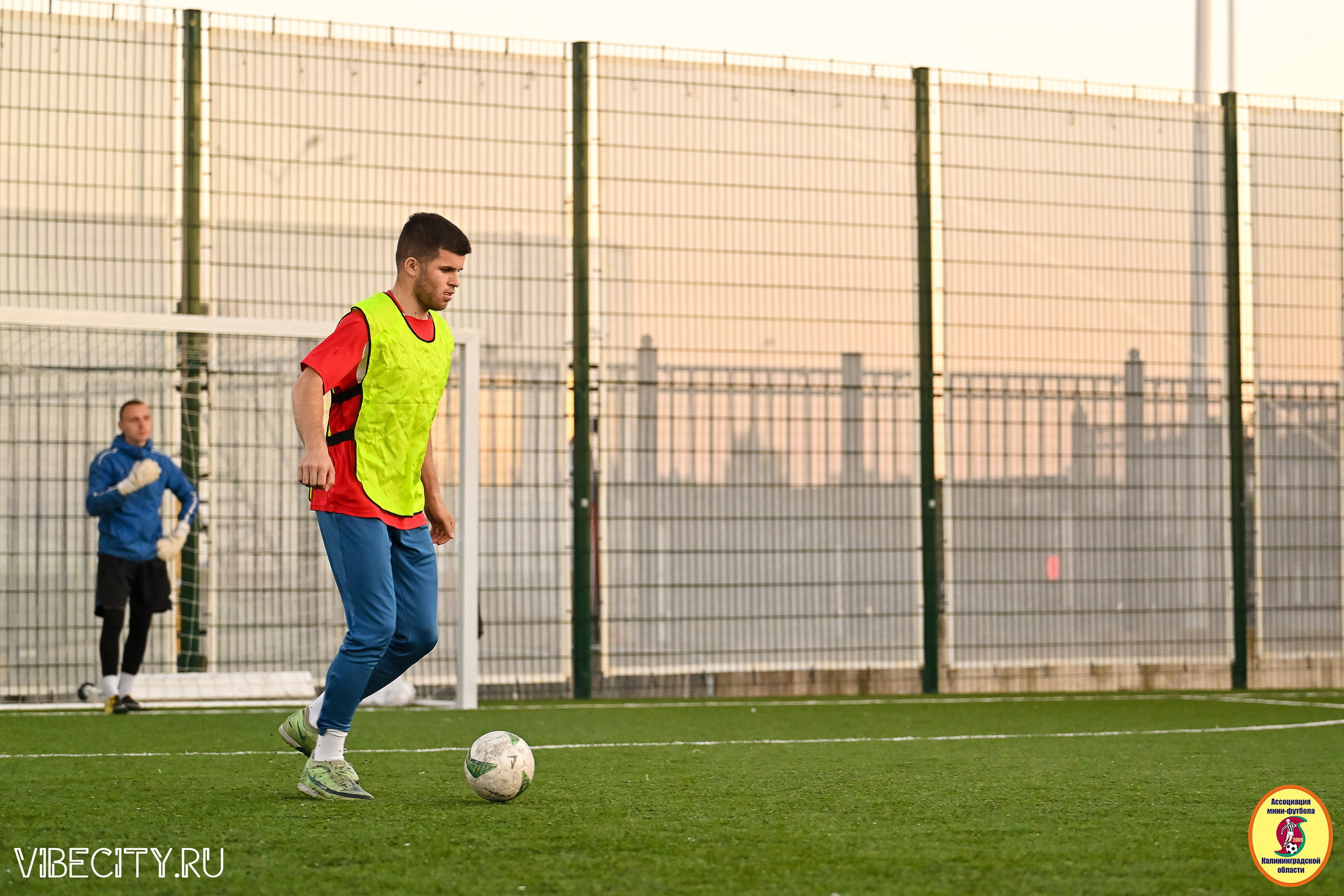 ИГРЫ МИНИ-ФУТБОЛЬНОЙ И КОРПОРАТИВНОЙ ЛИГИ. VIBECITY.RU Вайб Сити Ру Фоторепортажи Фотоотчеты Калининград
