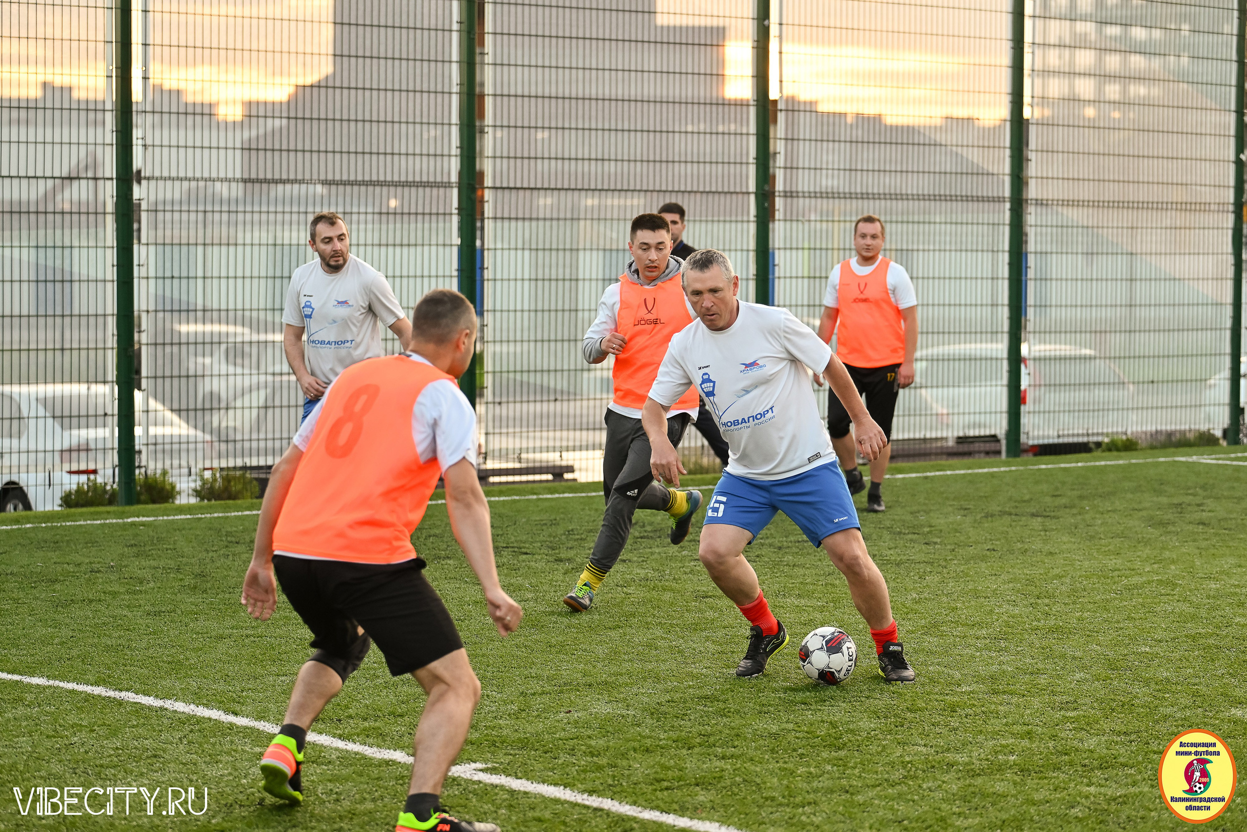 ИГРЫ МИНИ-ФУТБОЛЬНОЙ И КОРПОРАТИВНОЙ ЛИГИ. VIBECITY.RU Вайб Сити Ру Фоторепортажи Фотоотчеты Калининград