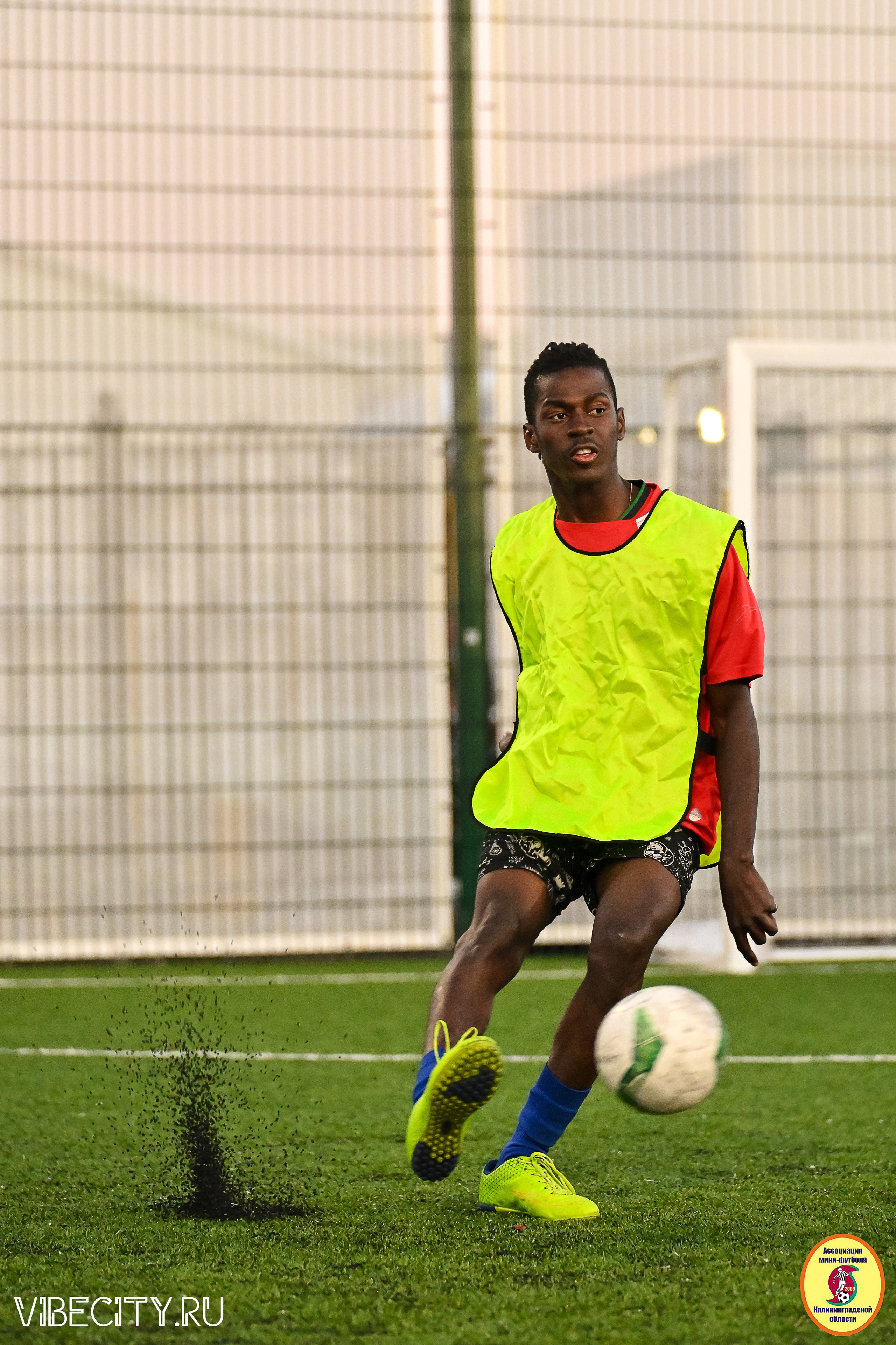 ИГРЫ МИНИ-ФУТБОЛЬНОЙ И КОРПОРАТИВНОЙ ЛИГИ. VIBECITY.RU Вайб Сити Ру Фоторепортажи Фотоотчеты Калининград