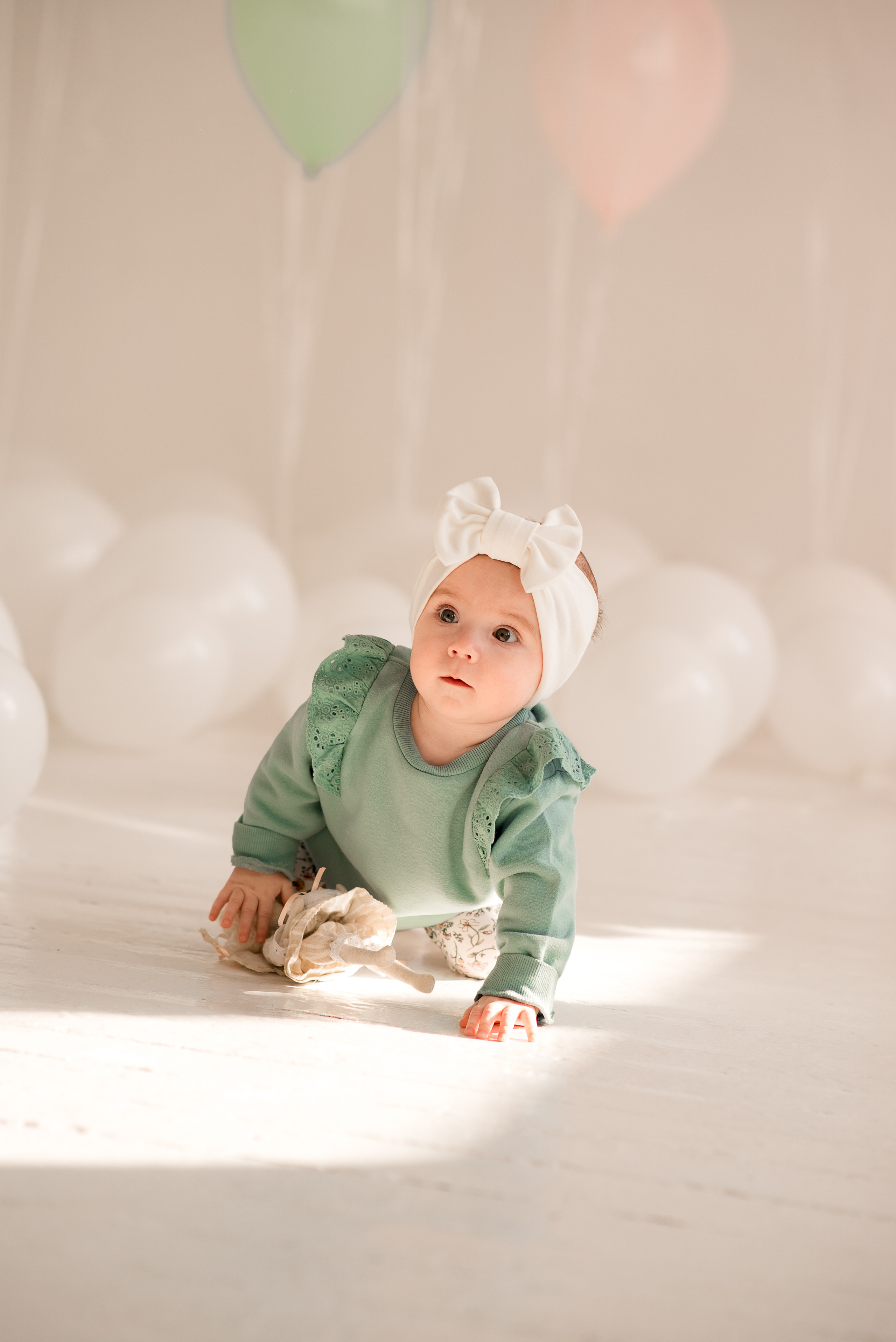 Фотосессия мамы и дочки с шариками в студии. Детский и семейный фотограф в Йошкар-Оле Светлана Кропочева