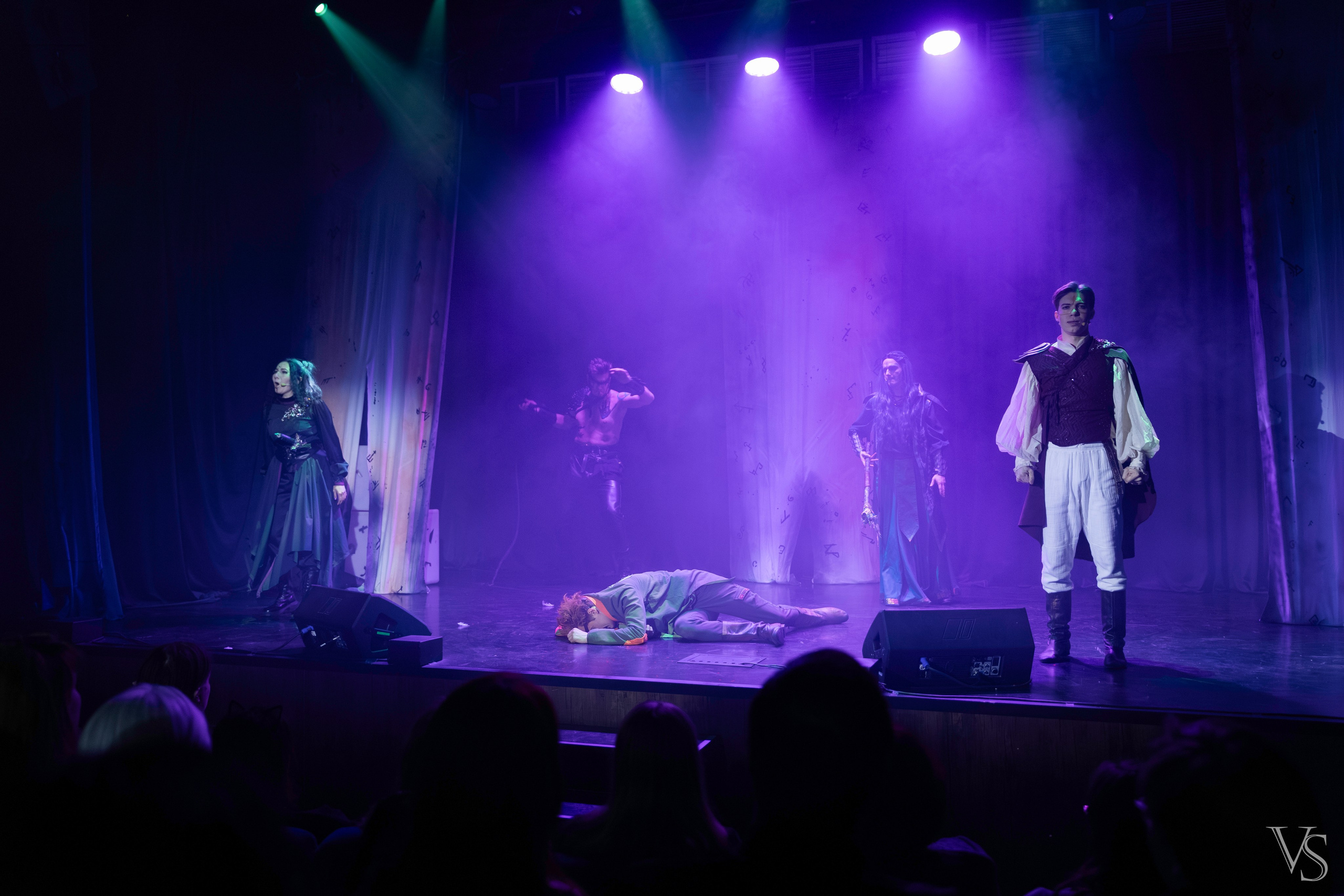 Книга стихий 25.01. Фотограф Виктор Степанов