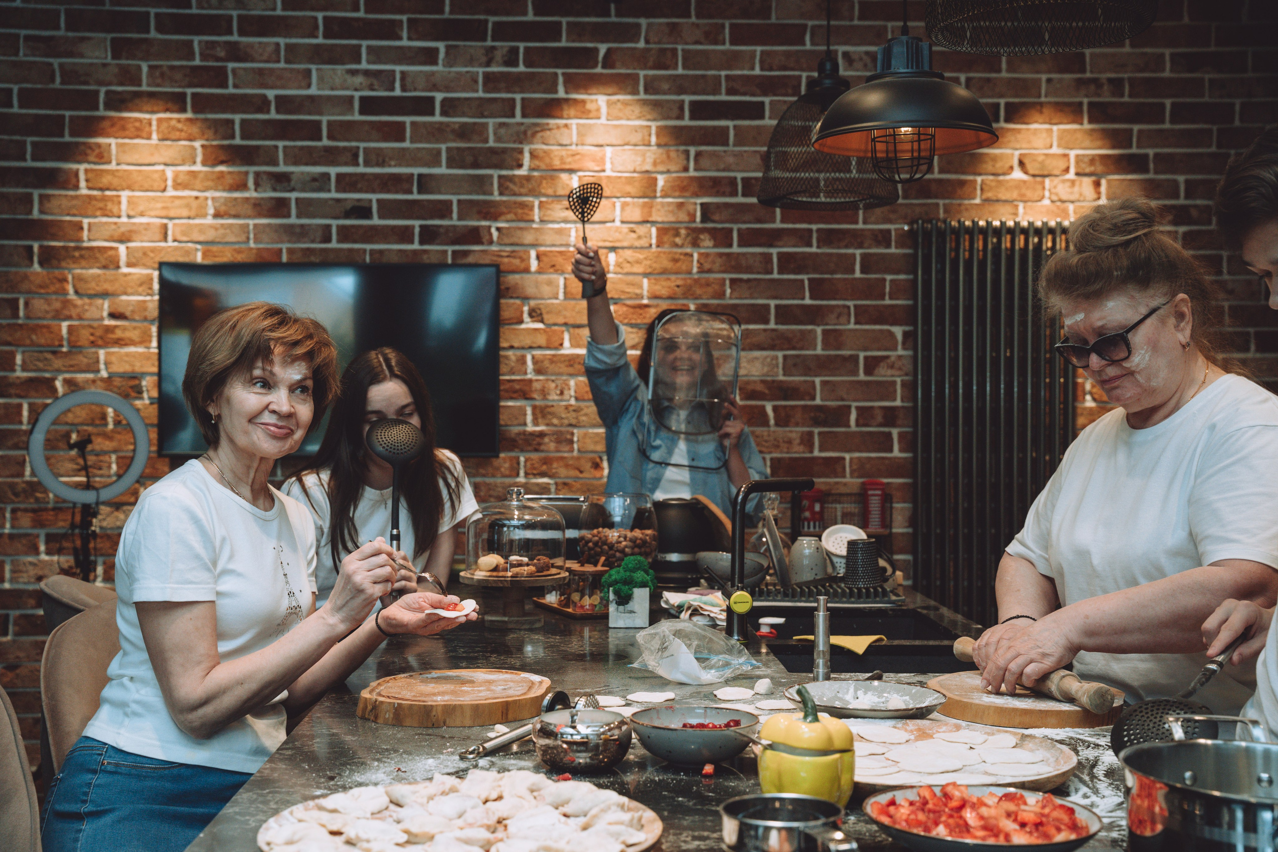 МЫ ЛЕПИЛИ ВАРЕНИКИ. Семейный и детский фотограф Анна Бренч