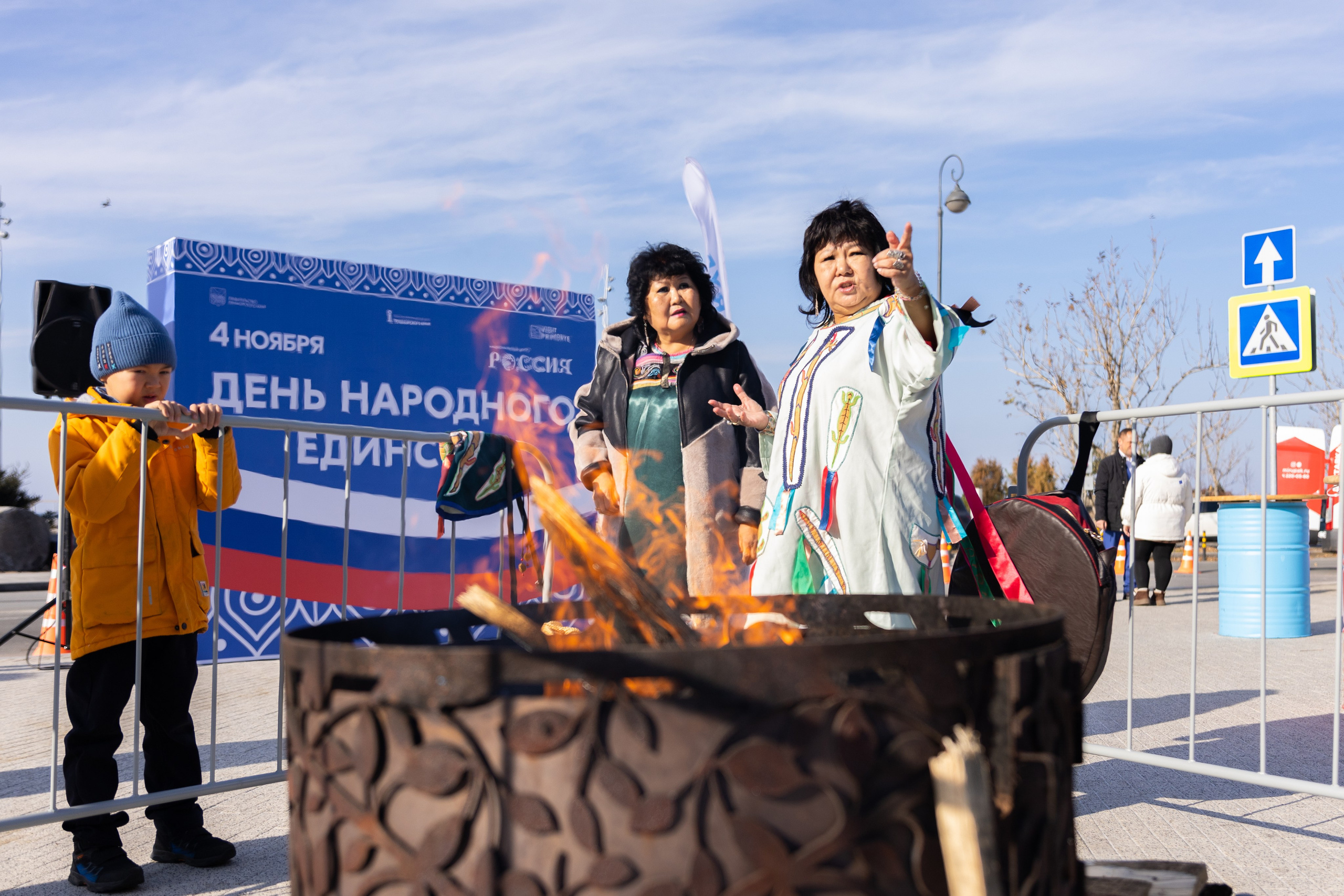 День народного единства в Национальном центре Россия. Олег Катакинов| Репортажный фотограф в городе у моря (Владивосток)