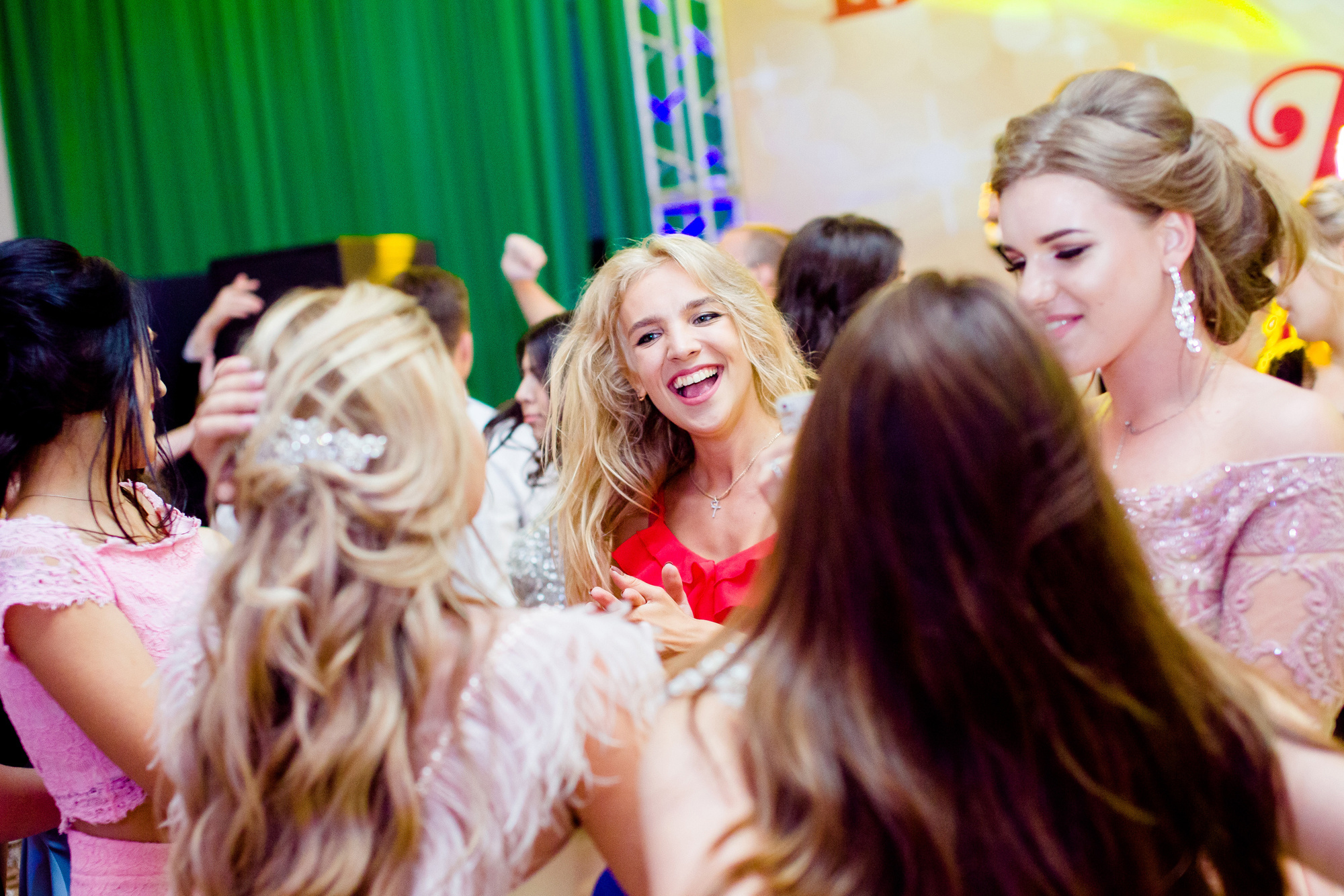 Выпускная фотосъёмка. Фотограф на выпускной. Cherkasovpro.ru