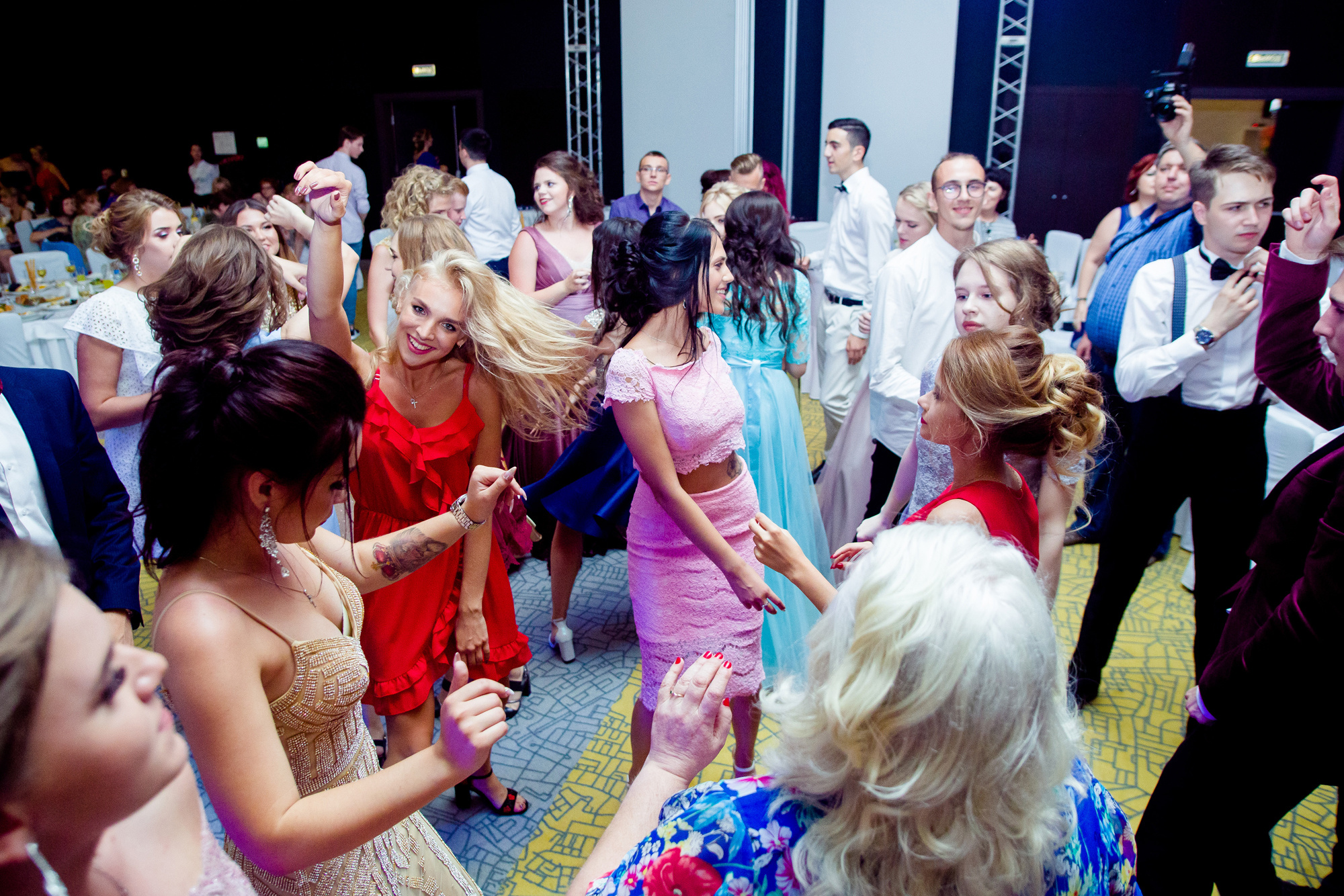 Выпускная фотосъёмка. Фотограф на выпускной. Cherkasovpro.ru