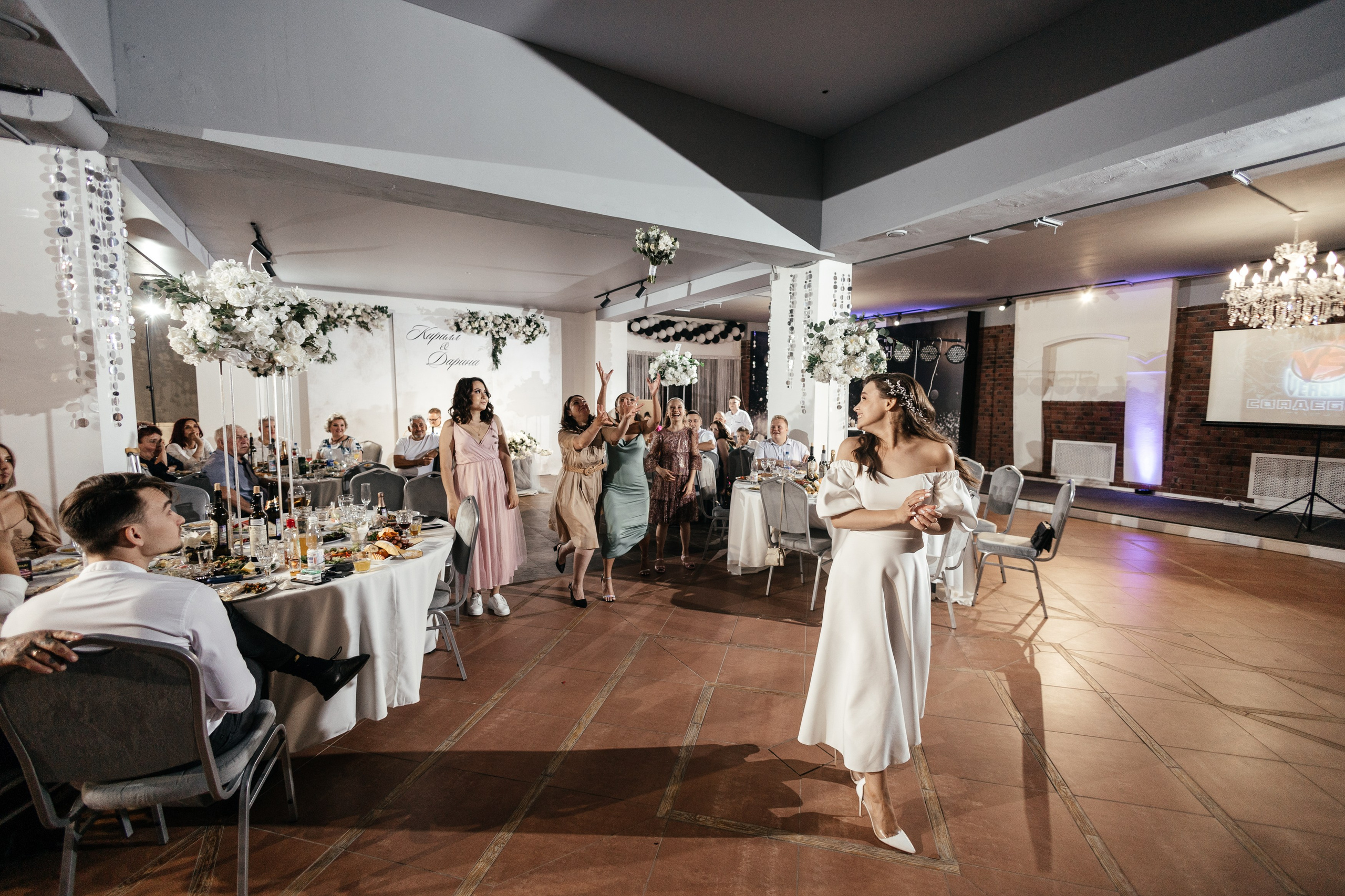 Свадебный фотограф Уфа — Руслан ГабдлисламовЖивые эмоции, красивые кадры, воспоминания на всю жизнь.Работаю по всей Республике Башкортоста. Свадебный фотограф Уфа Руслан Габдлисламов