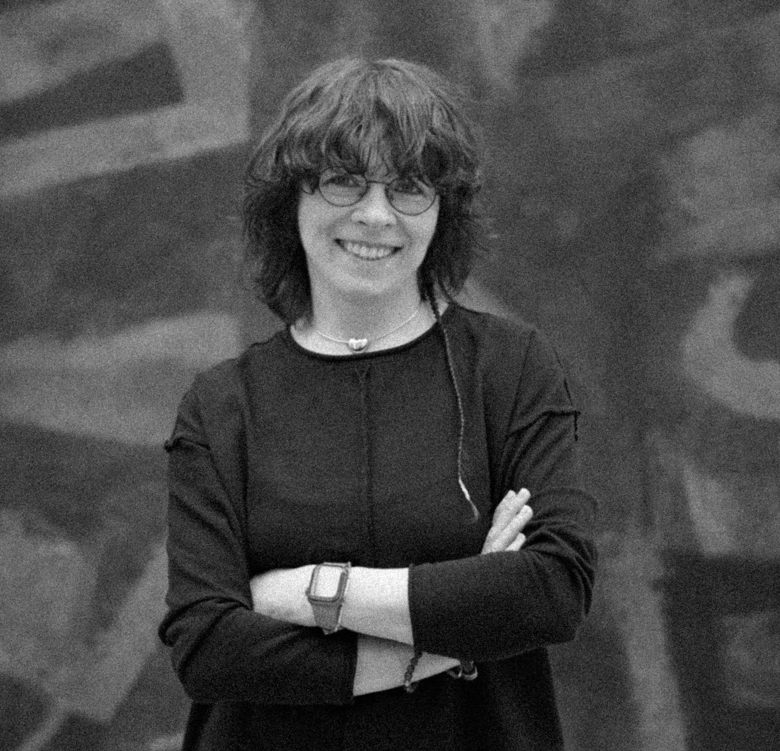 Портрет художника в жанре авторской портретной фотографии: эмоциональный и документальный подход к образу, подчёркивающий индивидуальность и творческое начало. Фотограф: Ожерельев Лев