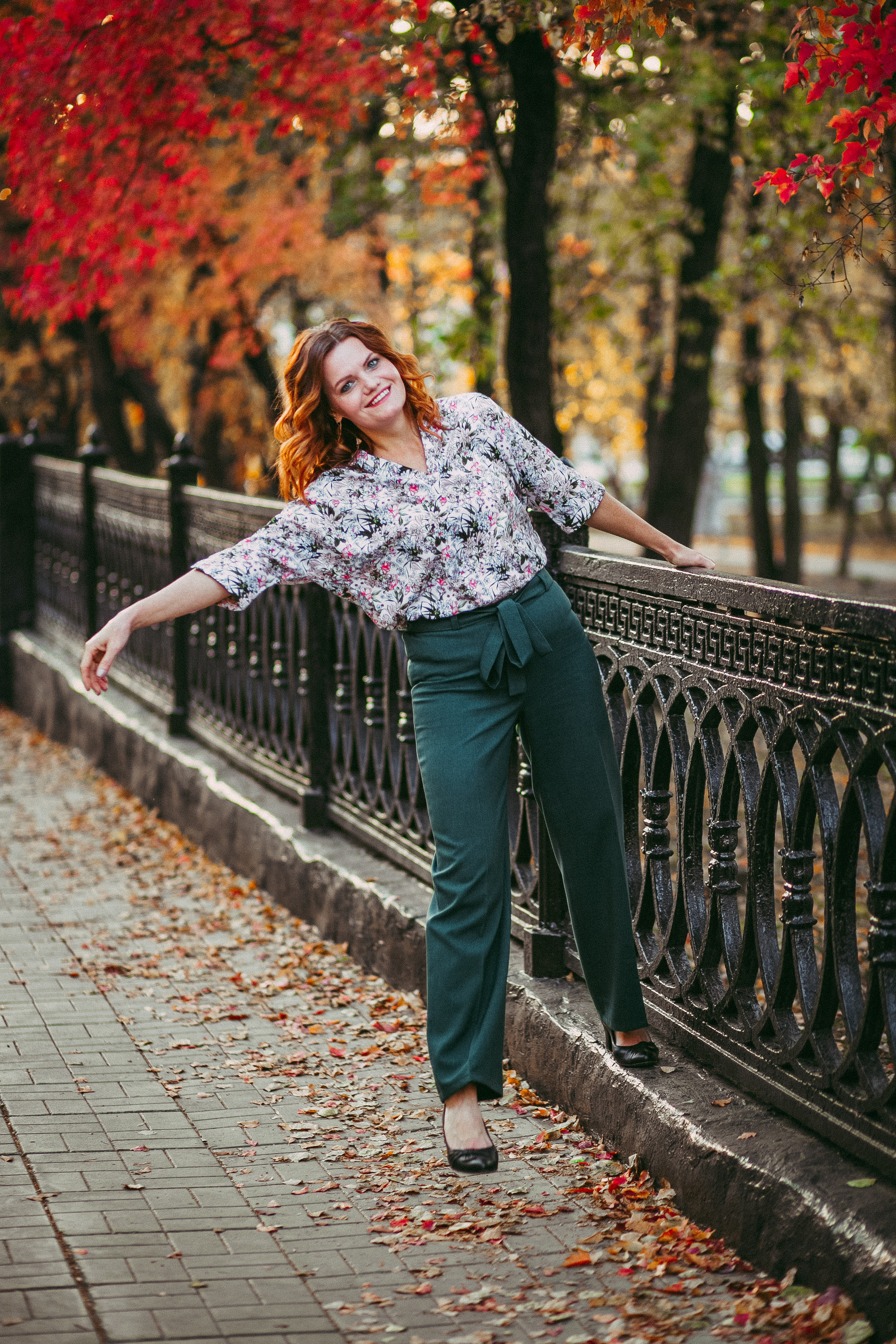 Осень у оперного). Фотограф в  г. Новосибирск