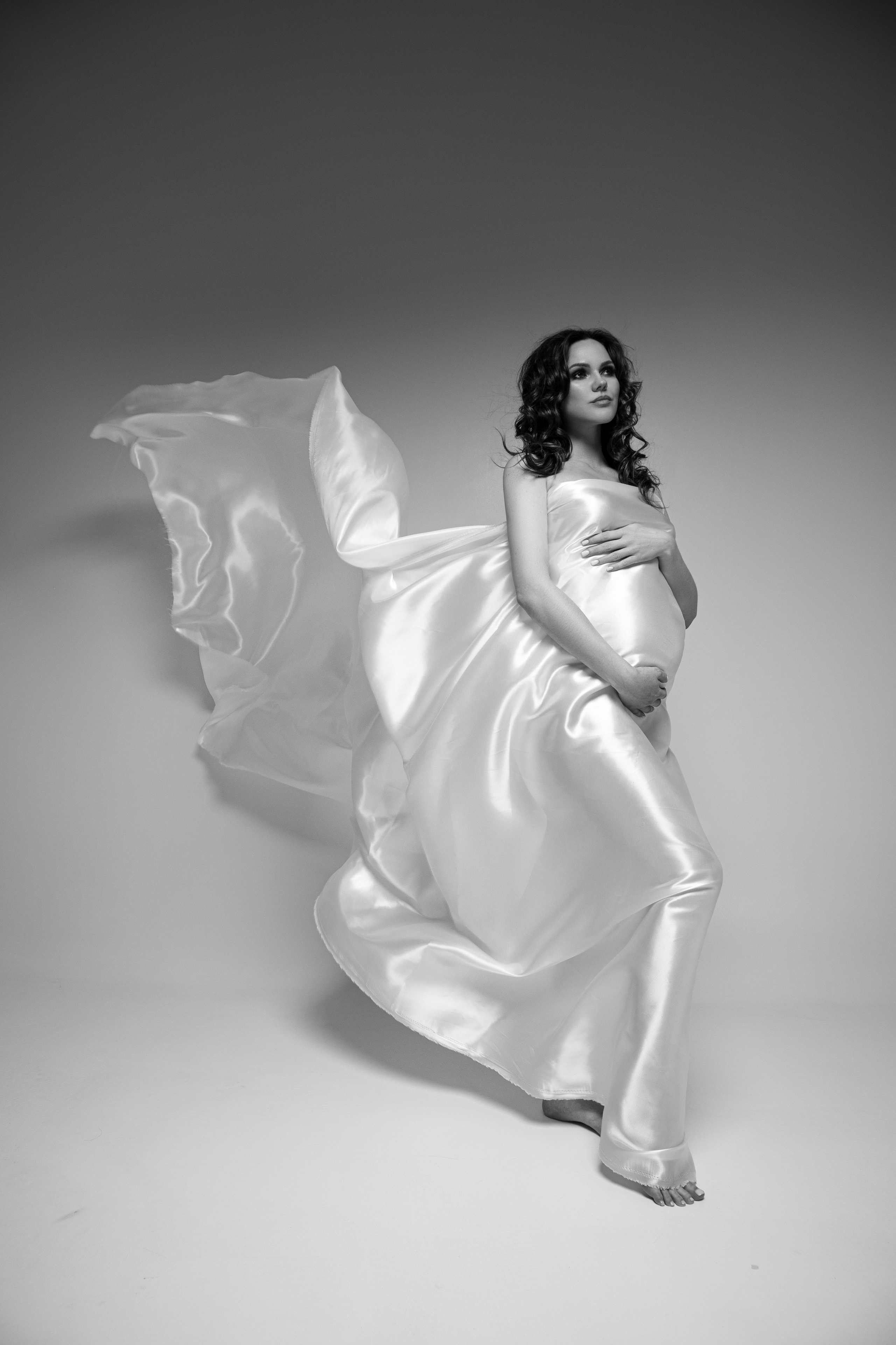 Фотосессия беременности в студии в Новосибирске. Фотограф Новосибирск Анастасия Головерова