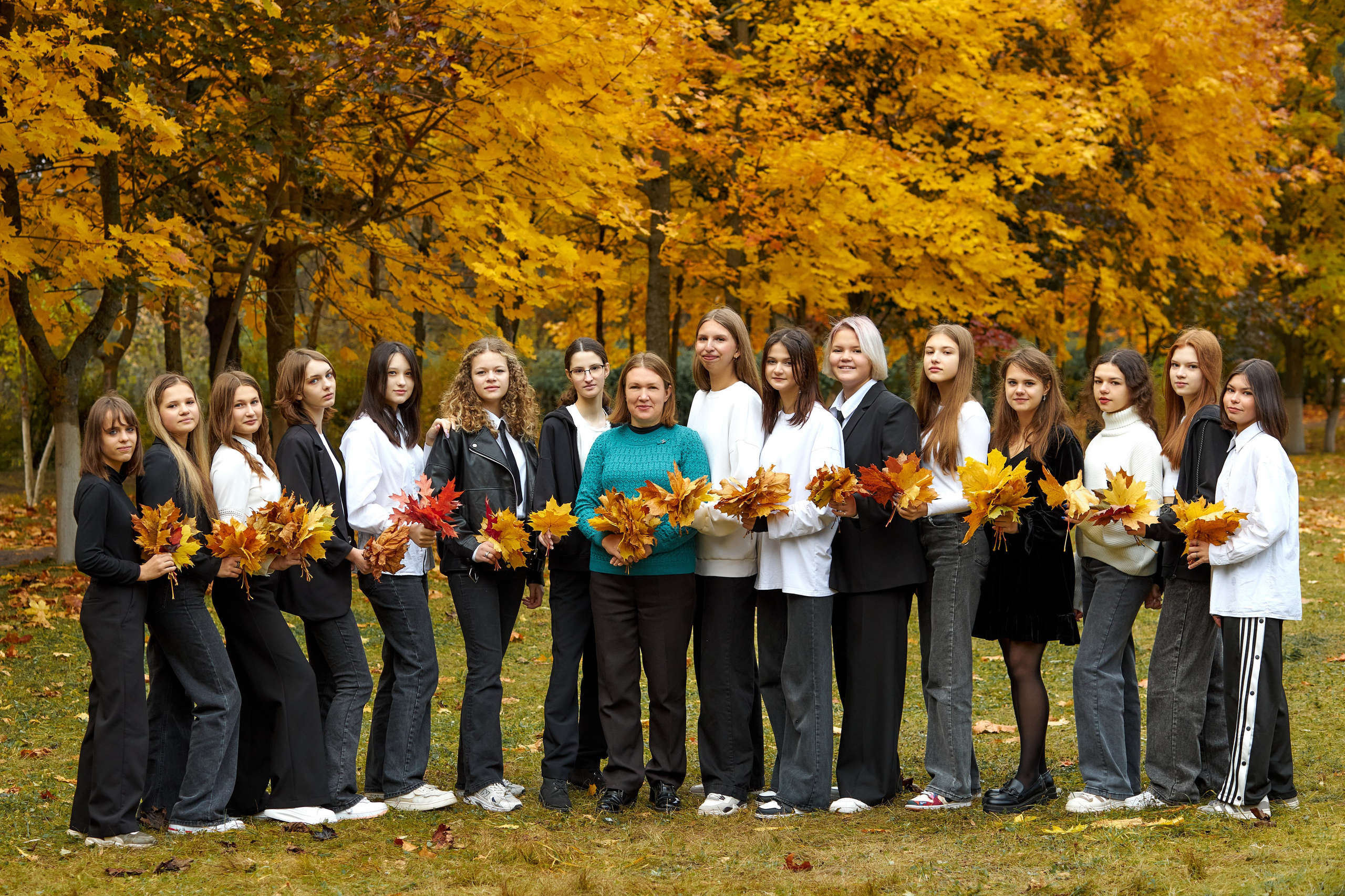 Старшие общие. Школьный фотограф Леонова Наталия
