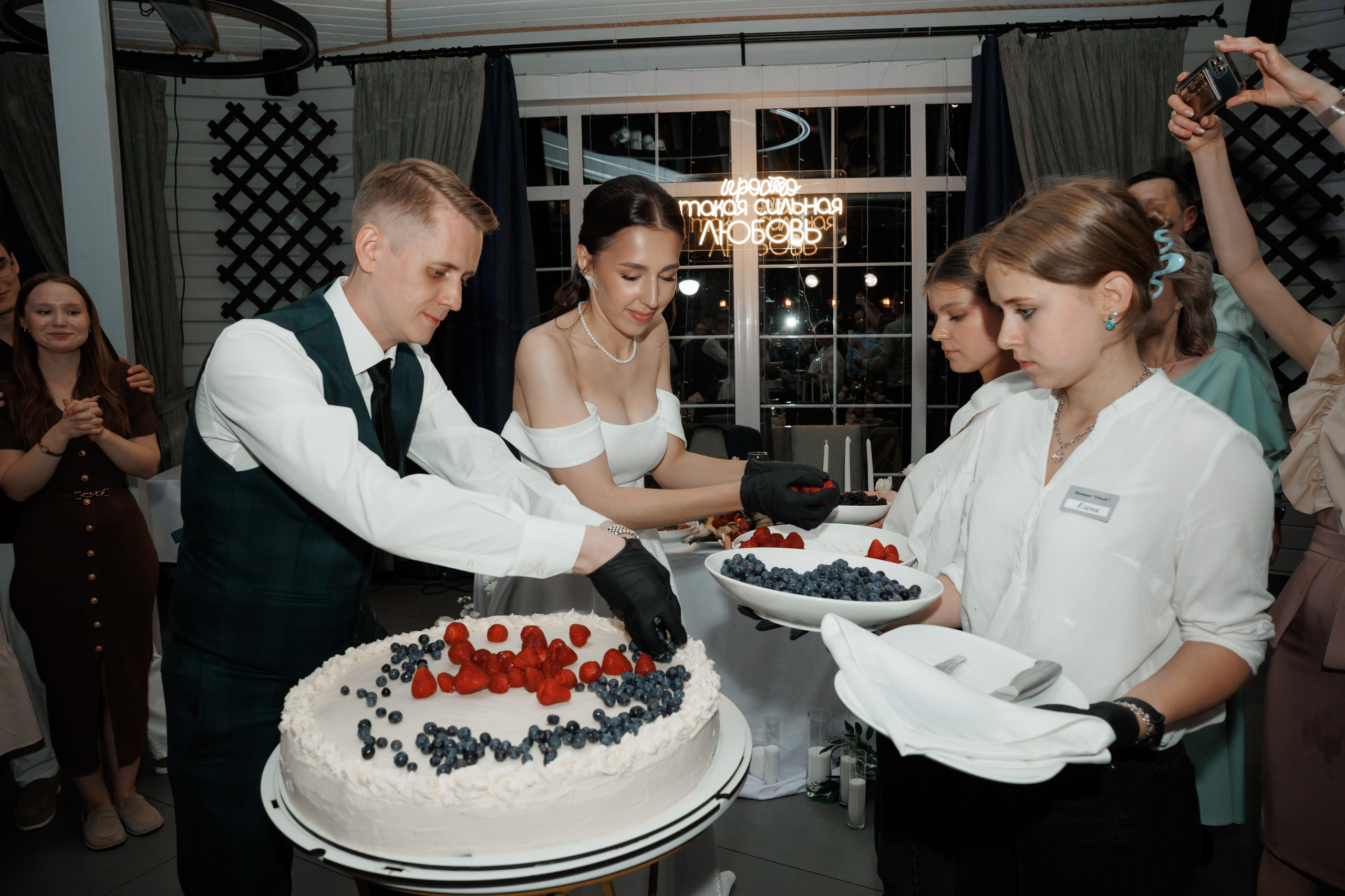 Регистрация в отеле Fish Point, ЗАГС Бутово, прогулка в Остафьево. Свадебный и репортажный фотограф (Москва, Королев и другие)