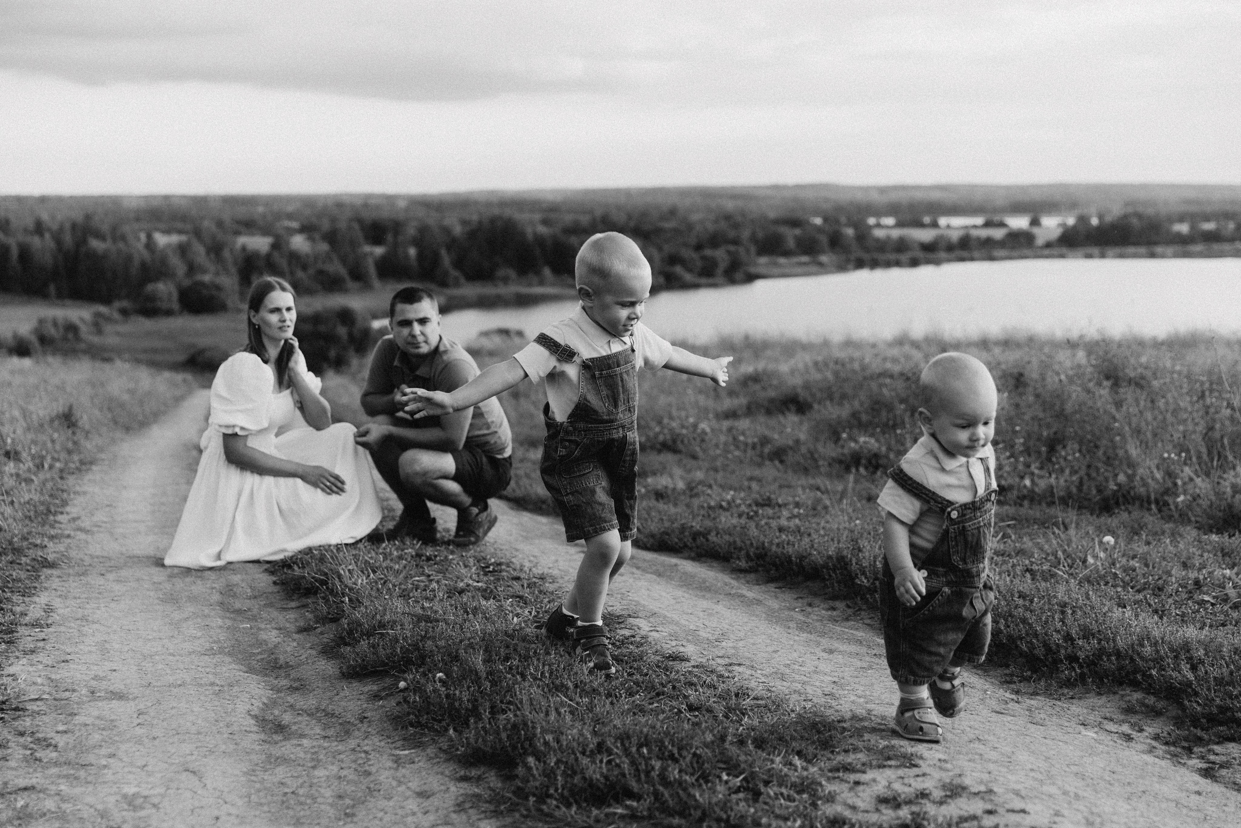 Семейная фотосессия в поле. Фотограф во Владимире Татьяна Бабикова