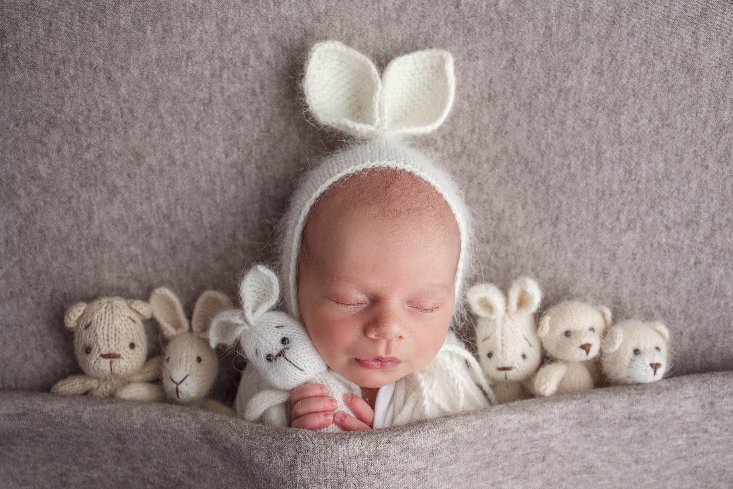 Нежная и милая фотосессия первых дней жизни Вашего ребенка в Минске. Фотограф новорождённых Минск — стоимость newborn фотосессии в Минске