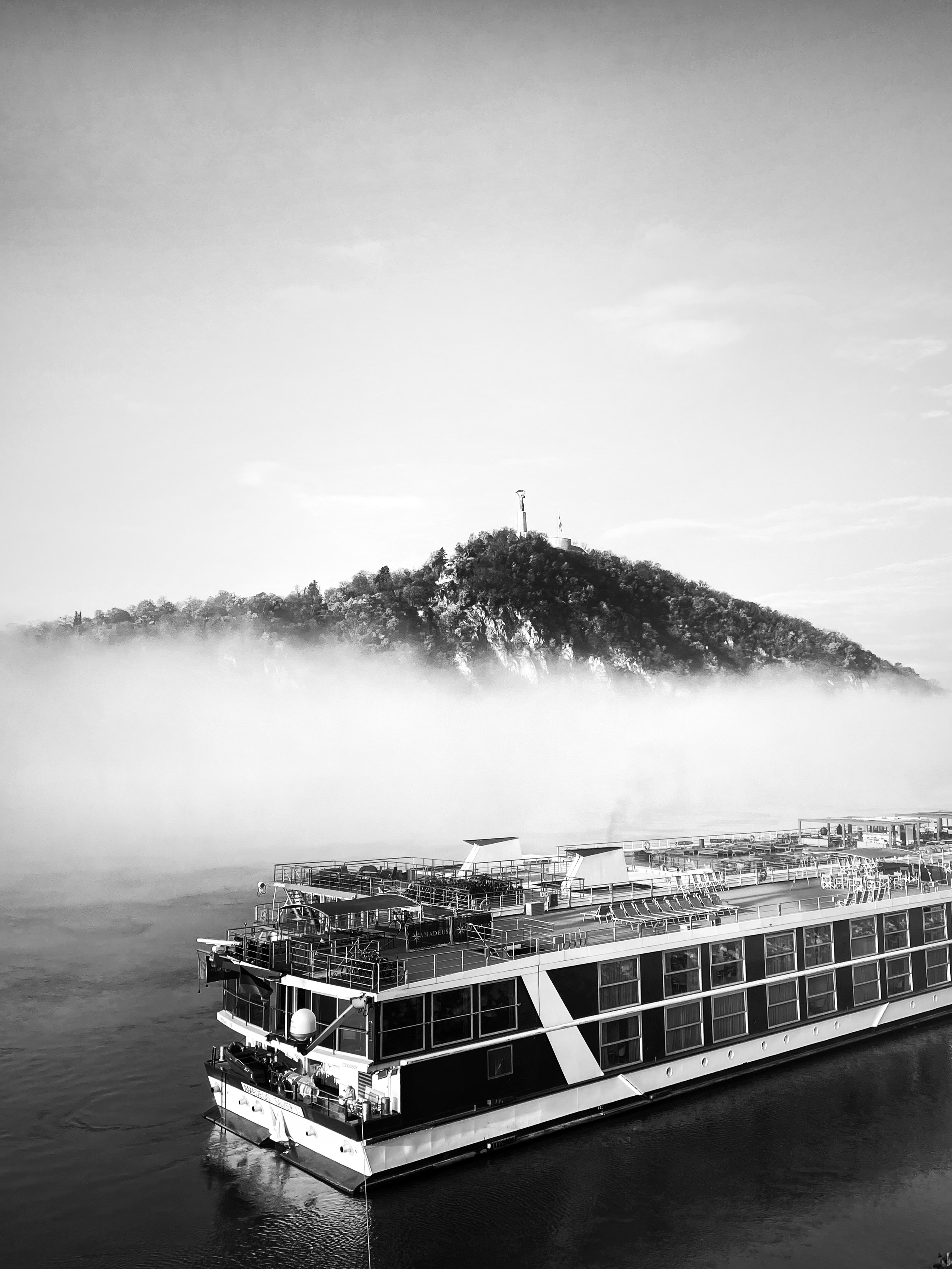 STRT JRNL by Knyazev Yura issue #3 december 2025. Photographer in Budapest  — Yura Knyazev