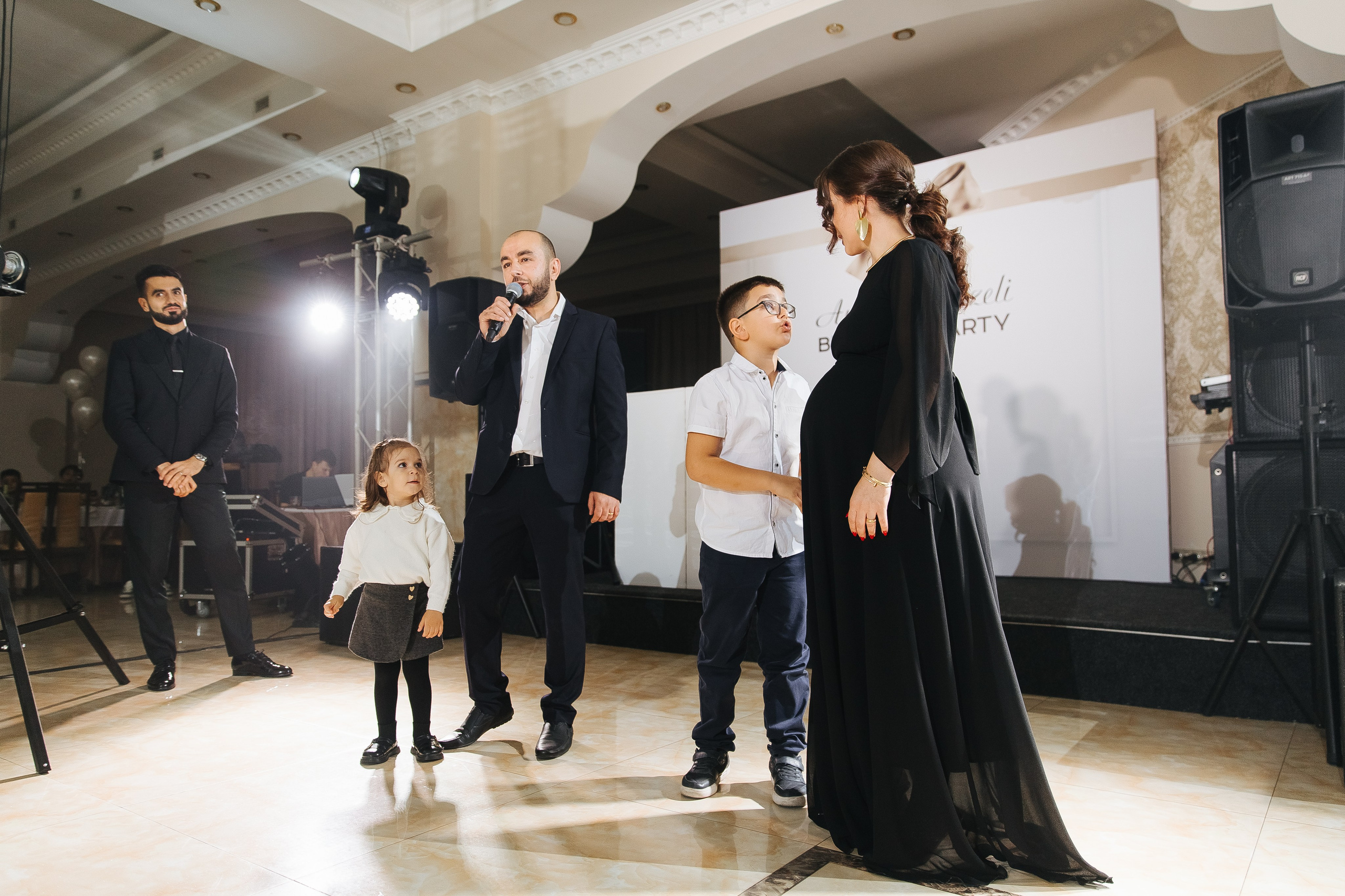 Ани и Назели. 35&5 День рождения, «Янтарь». Фотограф в Красноярске Надежда Воскресенская