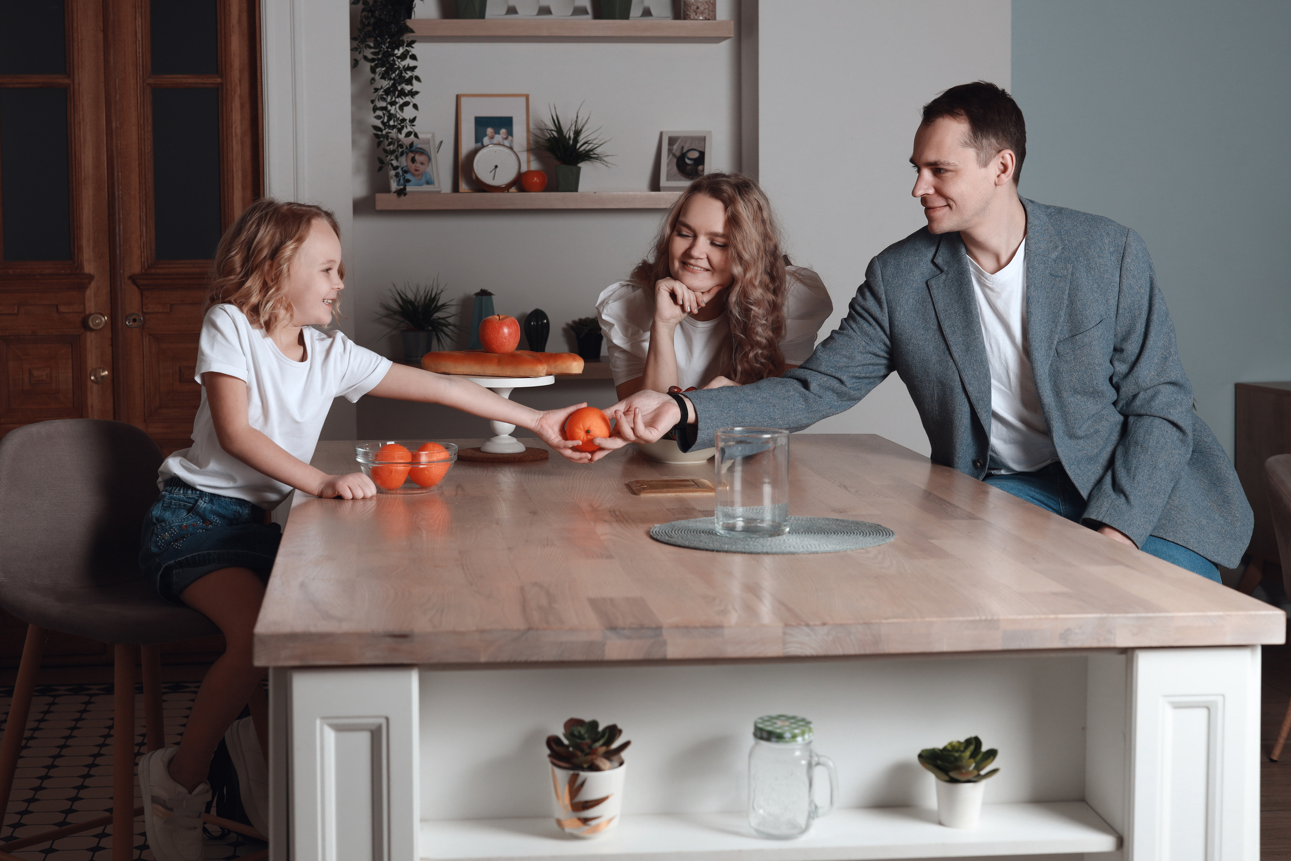 Семейная фотосессия в фотостудии Санкт-Петербург. Фотограф Санкт-Петербург Конюхова Мария