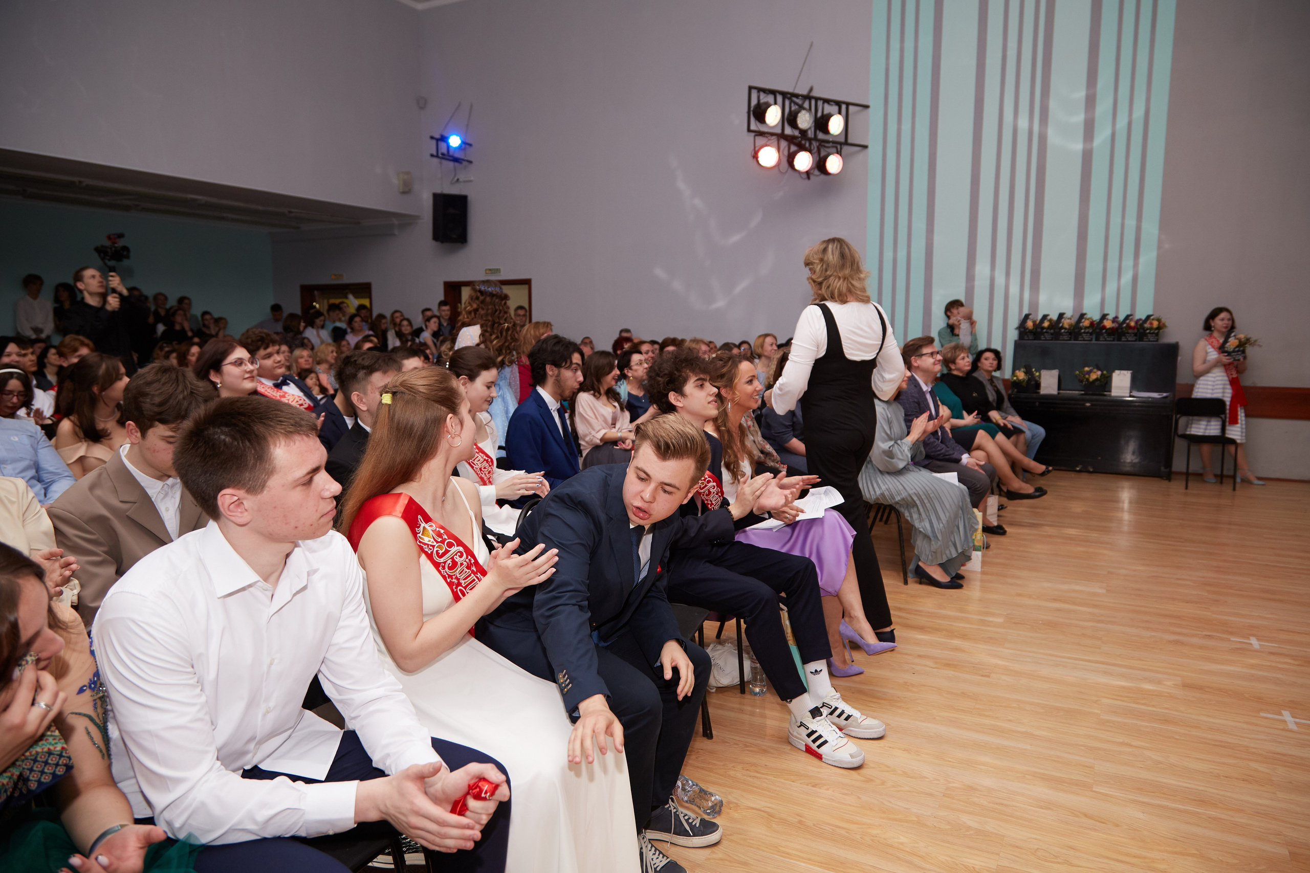 Последний звонок. Фотограф Савченко Люба. Москва