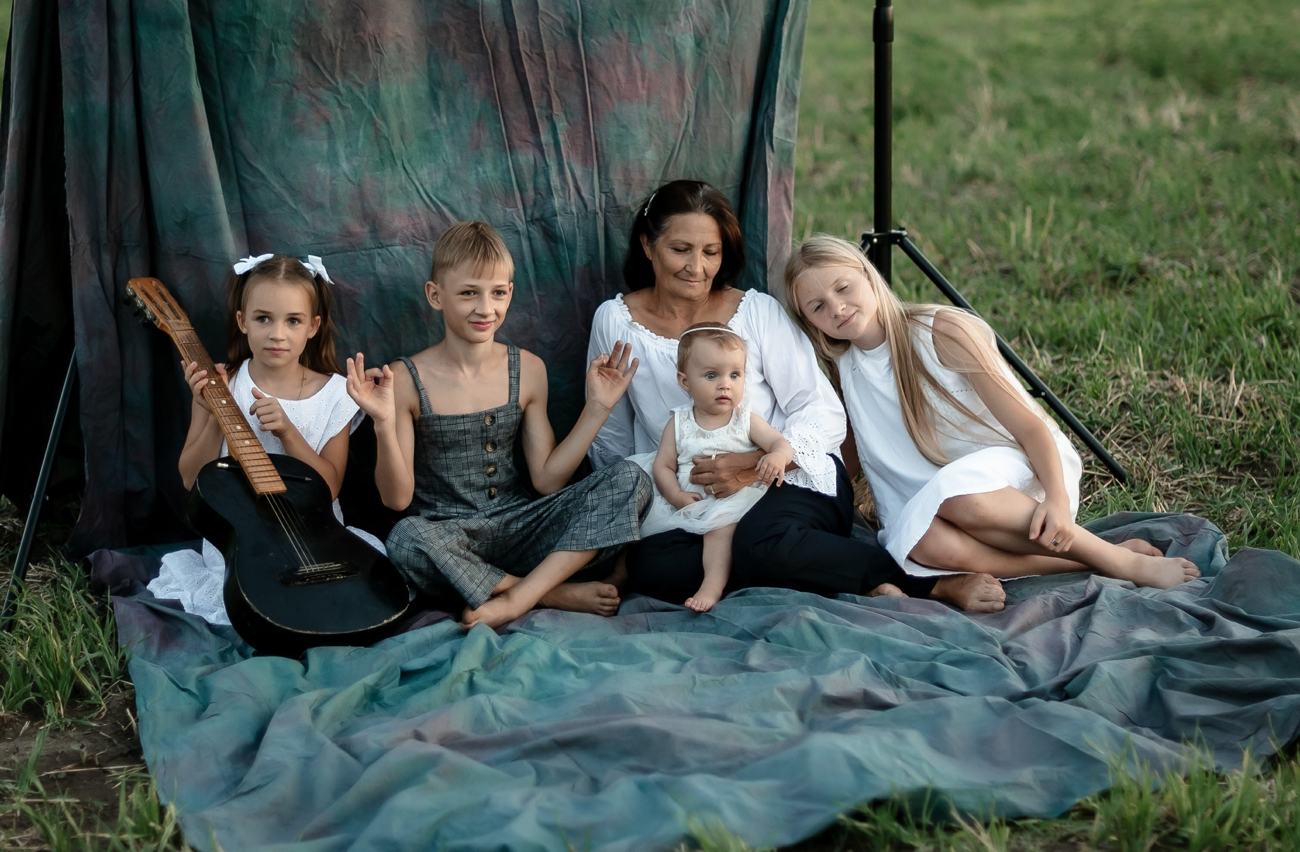 В поле. Семейная. Фотограф Котова Валентина