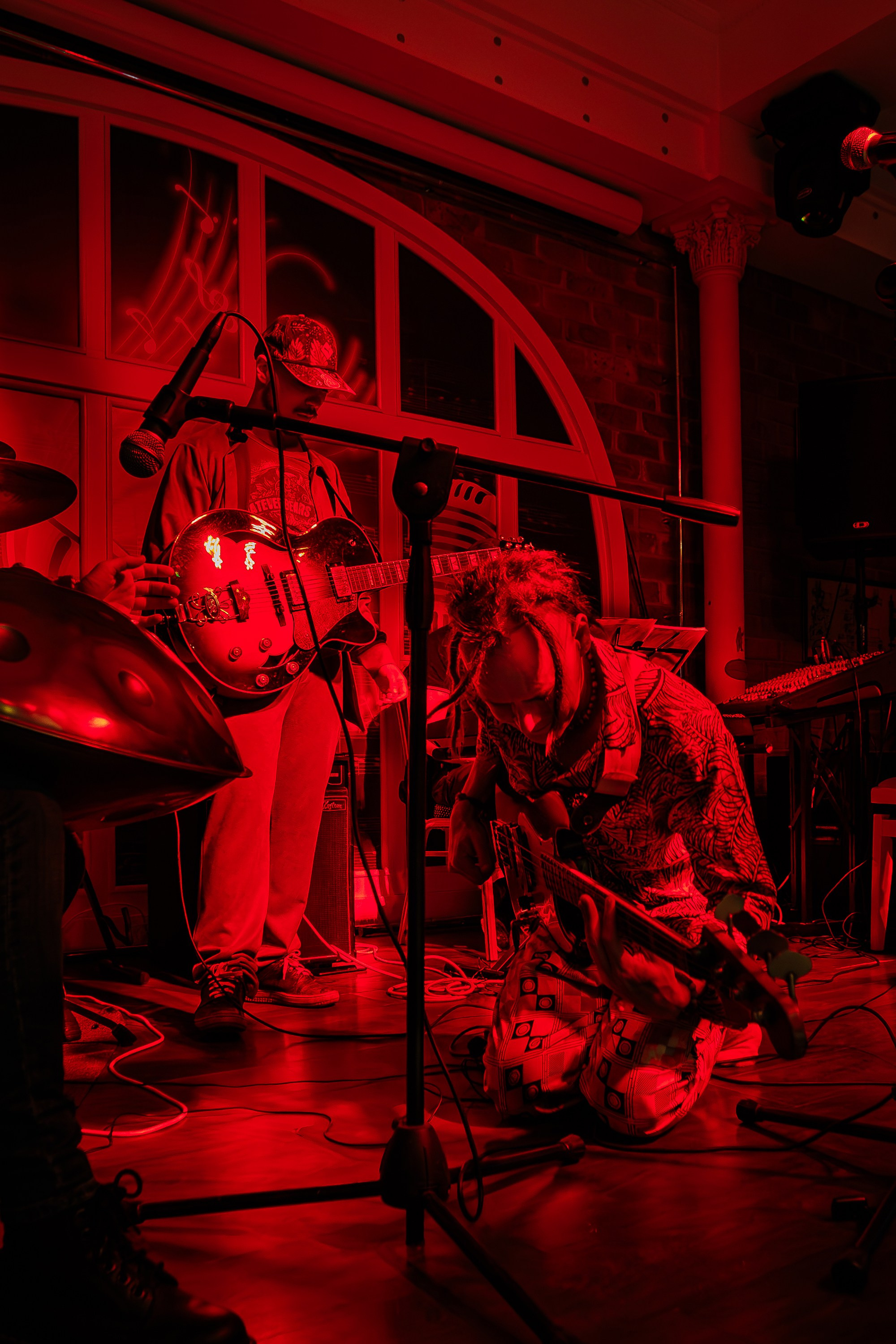 Джаз клуб «Скажите Jazz» Герман Мамаев, бэнд DC Quartet и специальный гость Анна Шакель_Фабрикантъ_Симферополь_26.01.2025. Аминов Руслан | Фотограф