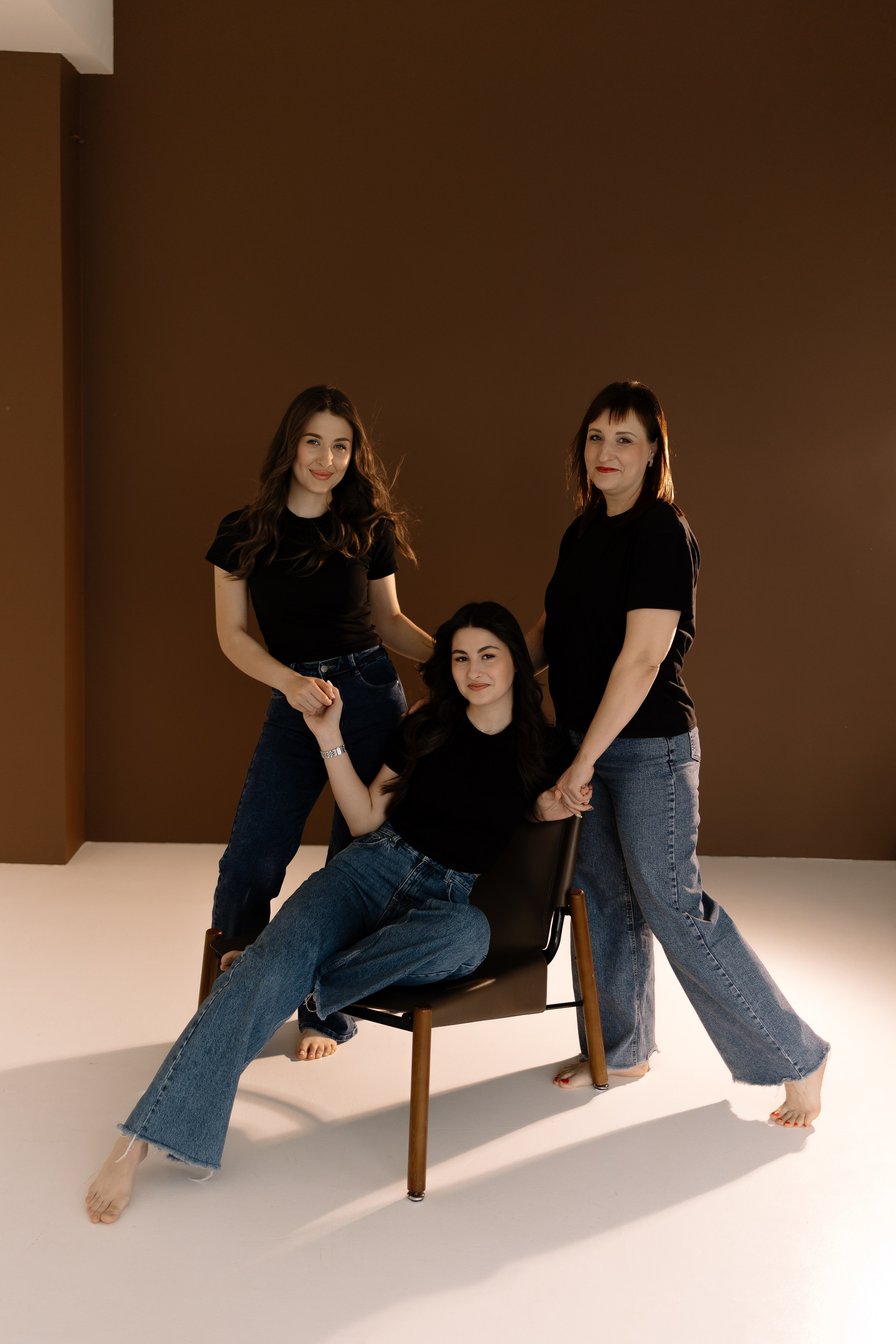 Мама и взрослые дочки. Семейный фотограф в Краснодаре Храмова Анна