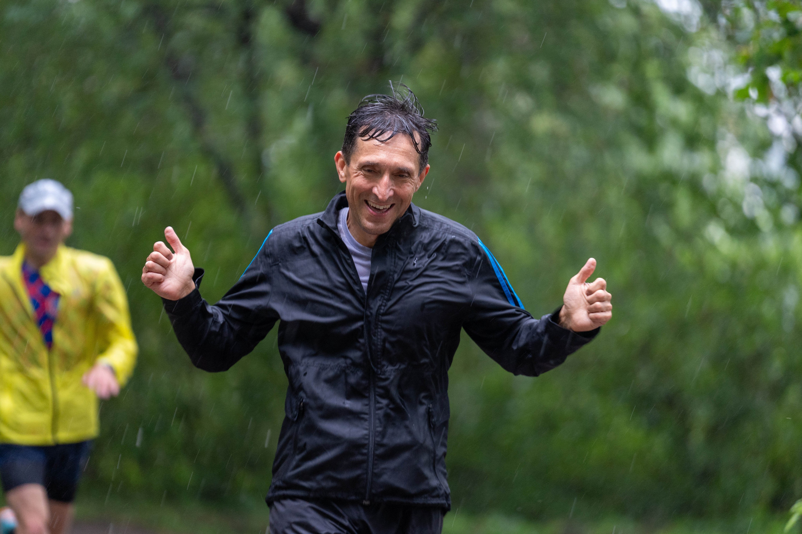 Счастливый бегун на пробежке «5 вёрст» на Елагином острове