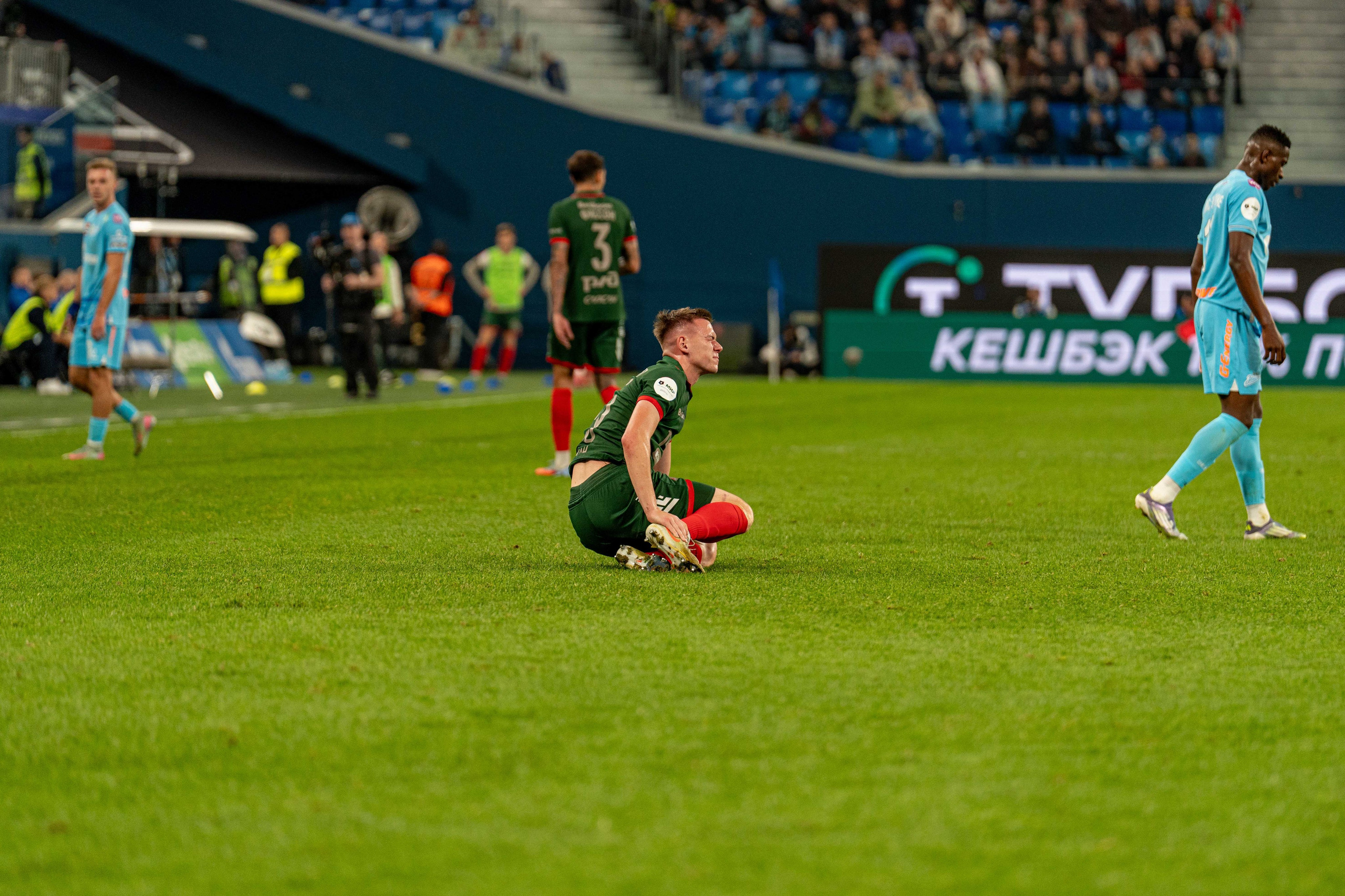 Зенит — Локомотив: фотогалерея 14-го тура РПЛ на Газпром Арене | Антон Гауф. Спортивный фотограф в Санкт-Петербурге | Антон Гауф