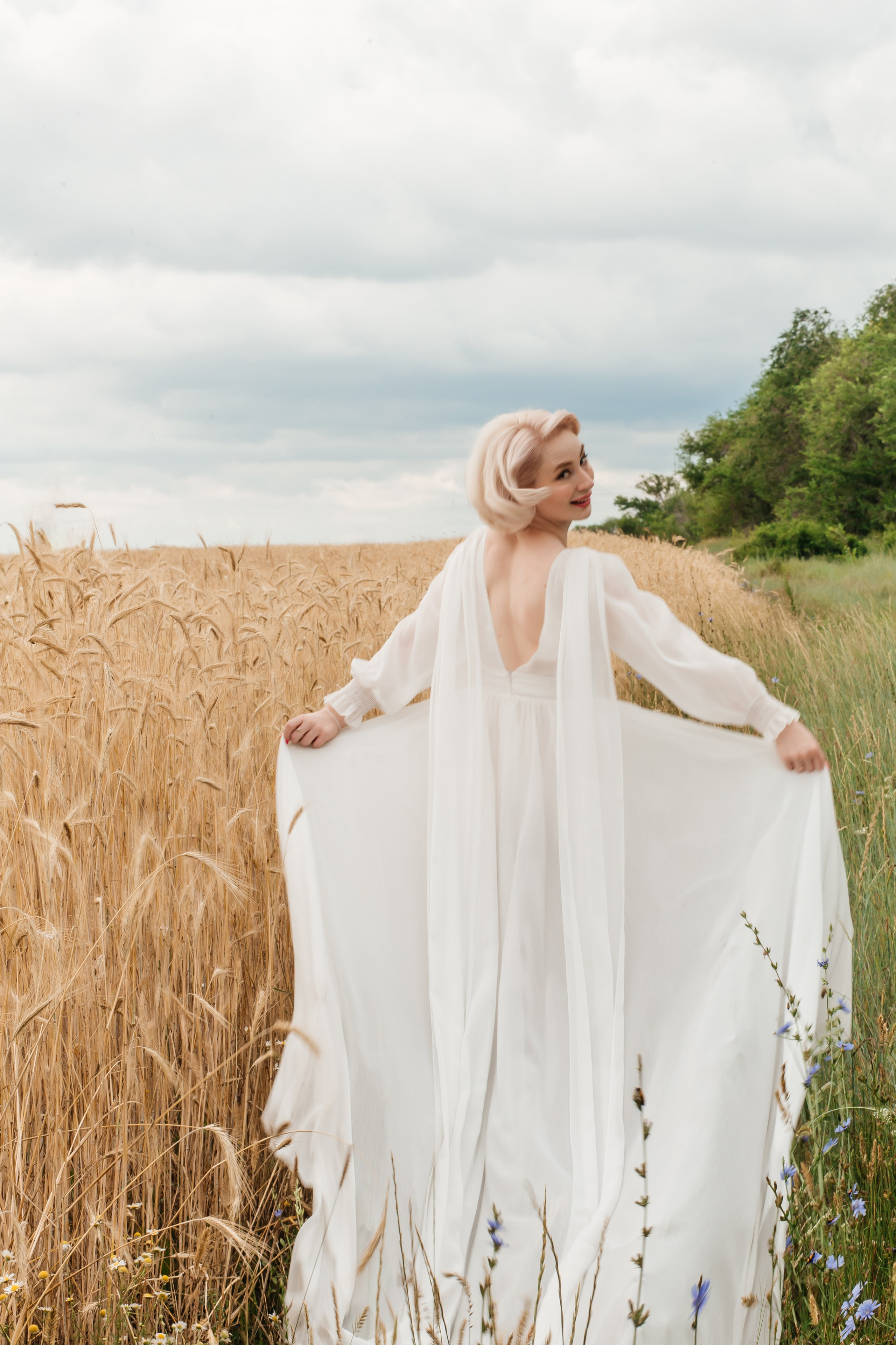 Александра фотосессия в поле. Женский фотограф в Оренбурге Ирина Заводчикова