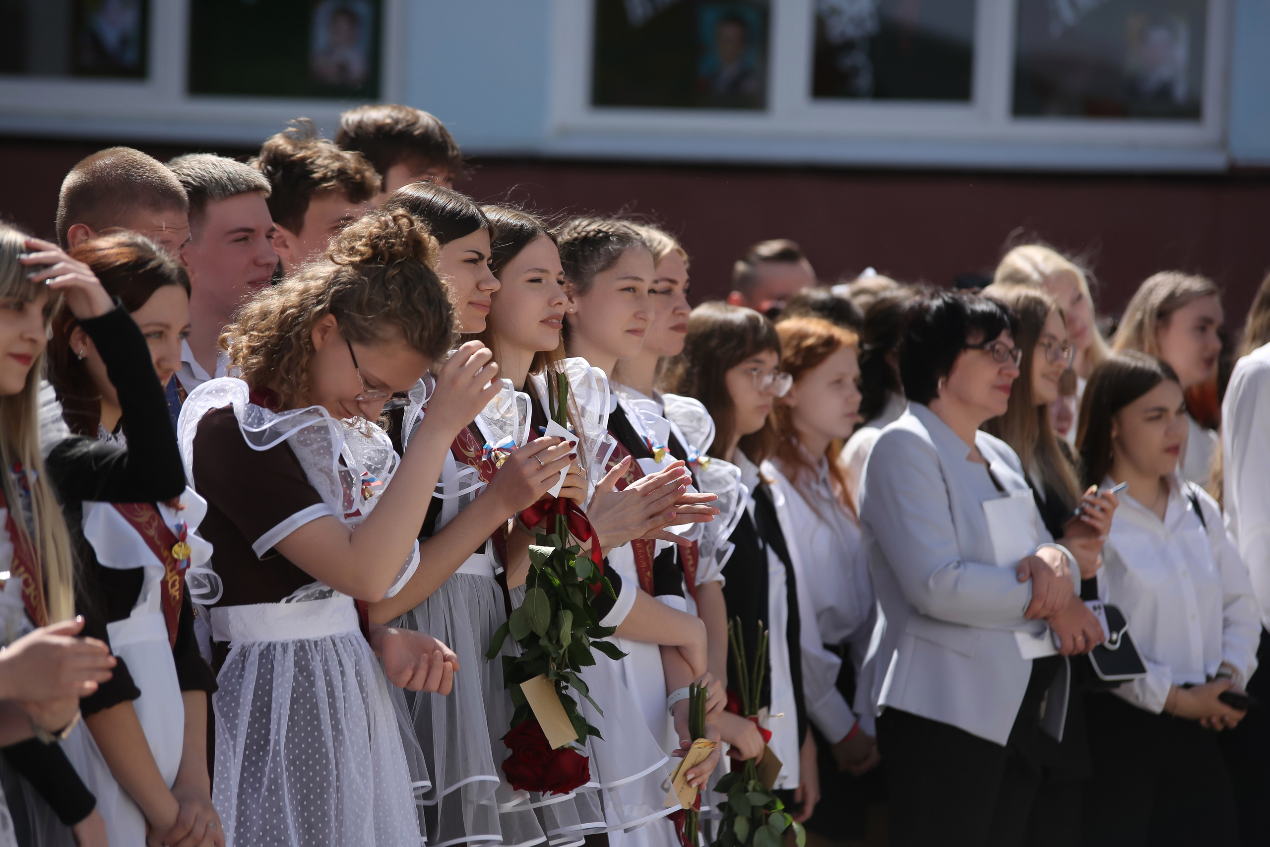ЛИНЕЙКА «ПОСЛЕДНИЙ ЗВОНОК» 9 ШКОЛА 2024 г МЦЕНСК. ТВОЙ АЛЬБОМ / ТВОИ ПРАВИЛА
