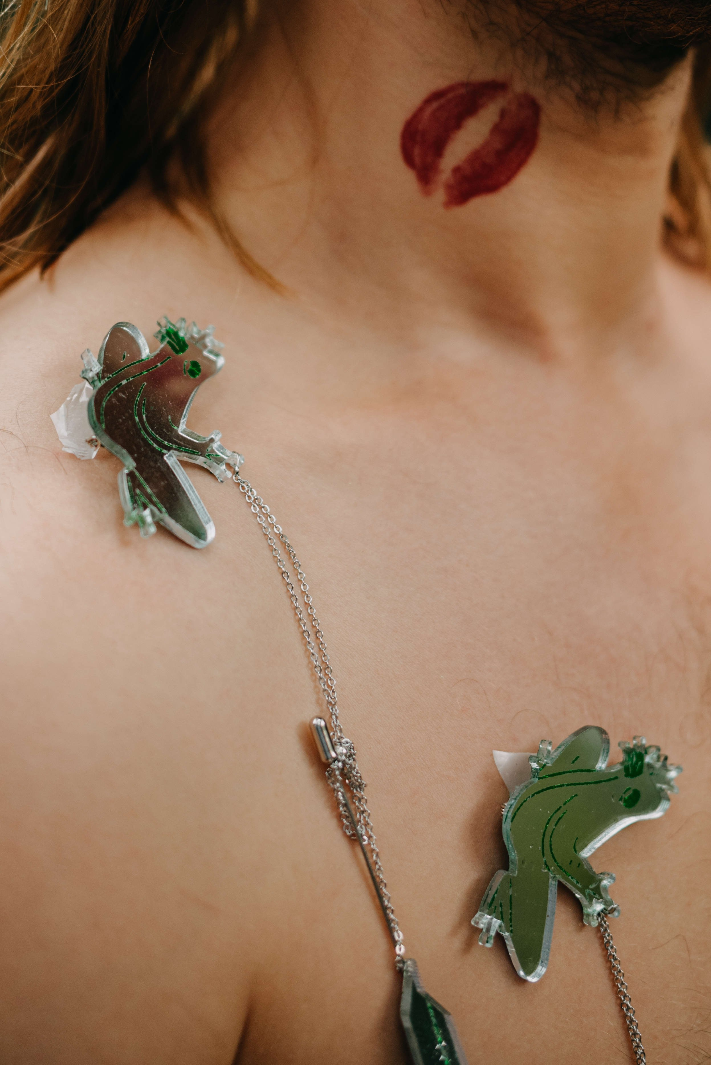 Съемка для бренда славянских украшений в лесу. Портретный и свадебный фотограф в Тбилиси • xeniqo