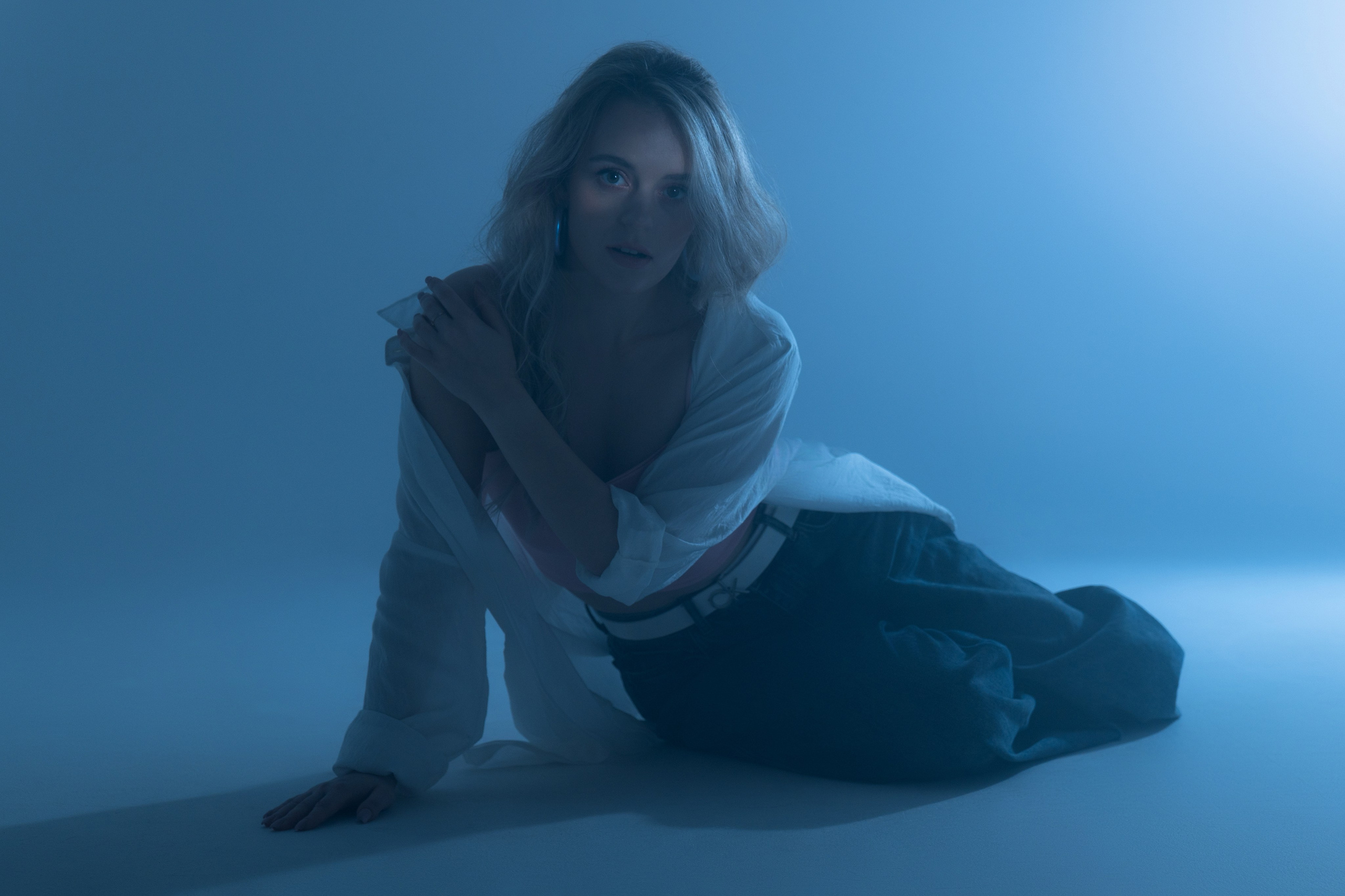 Женская фотосессия на циклораме. Портретный и репортажный фотограф в Сочи Рамодина Юлия