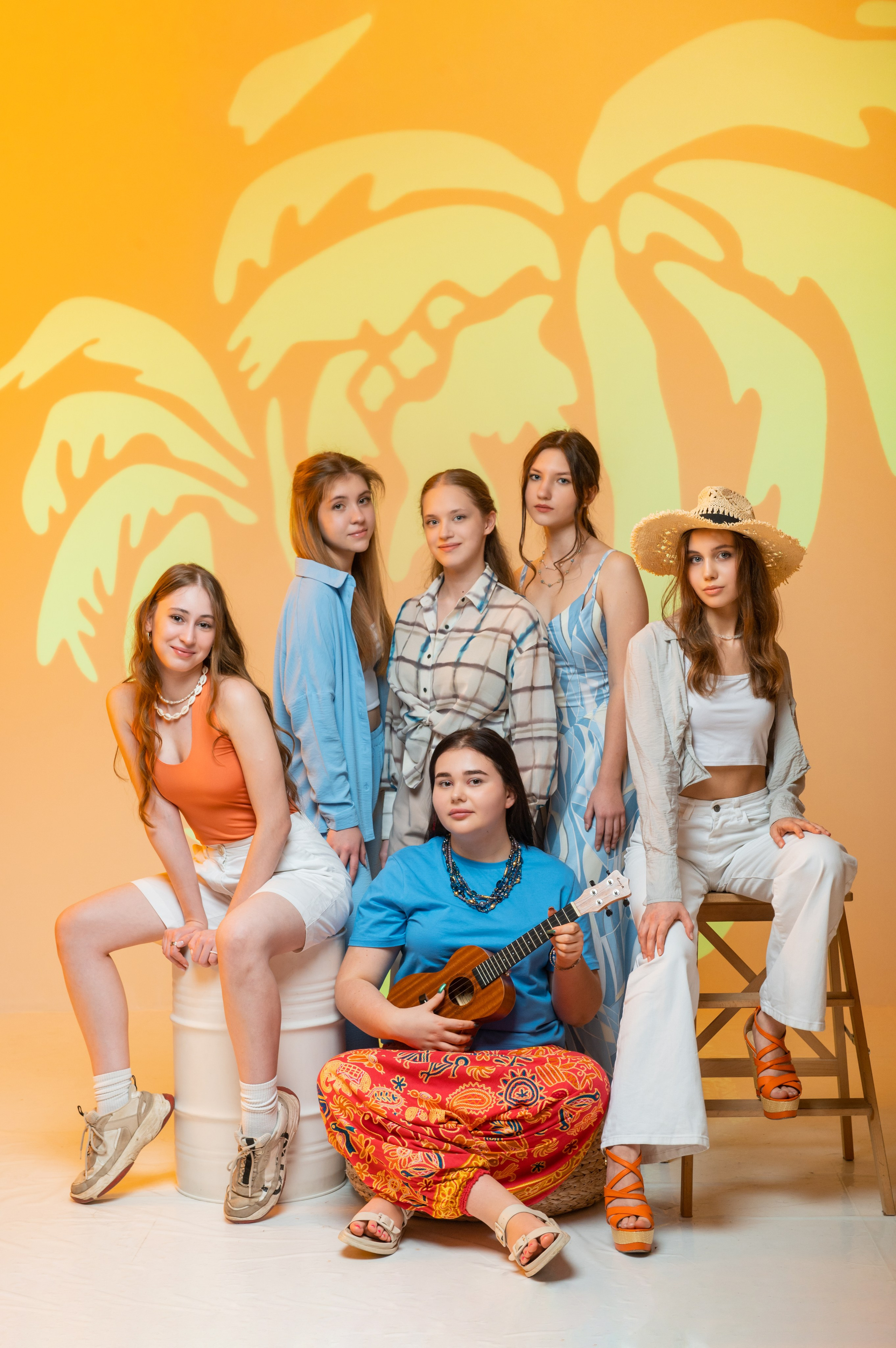 Стильная фотосессия для выпускников 11 класса в студии