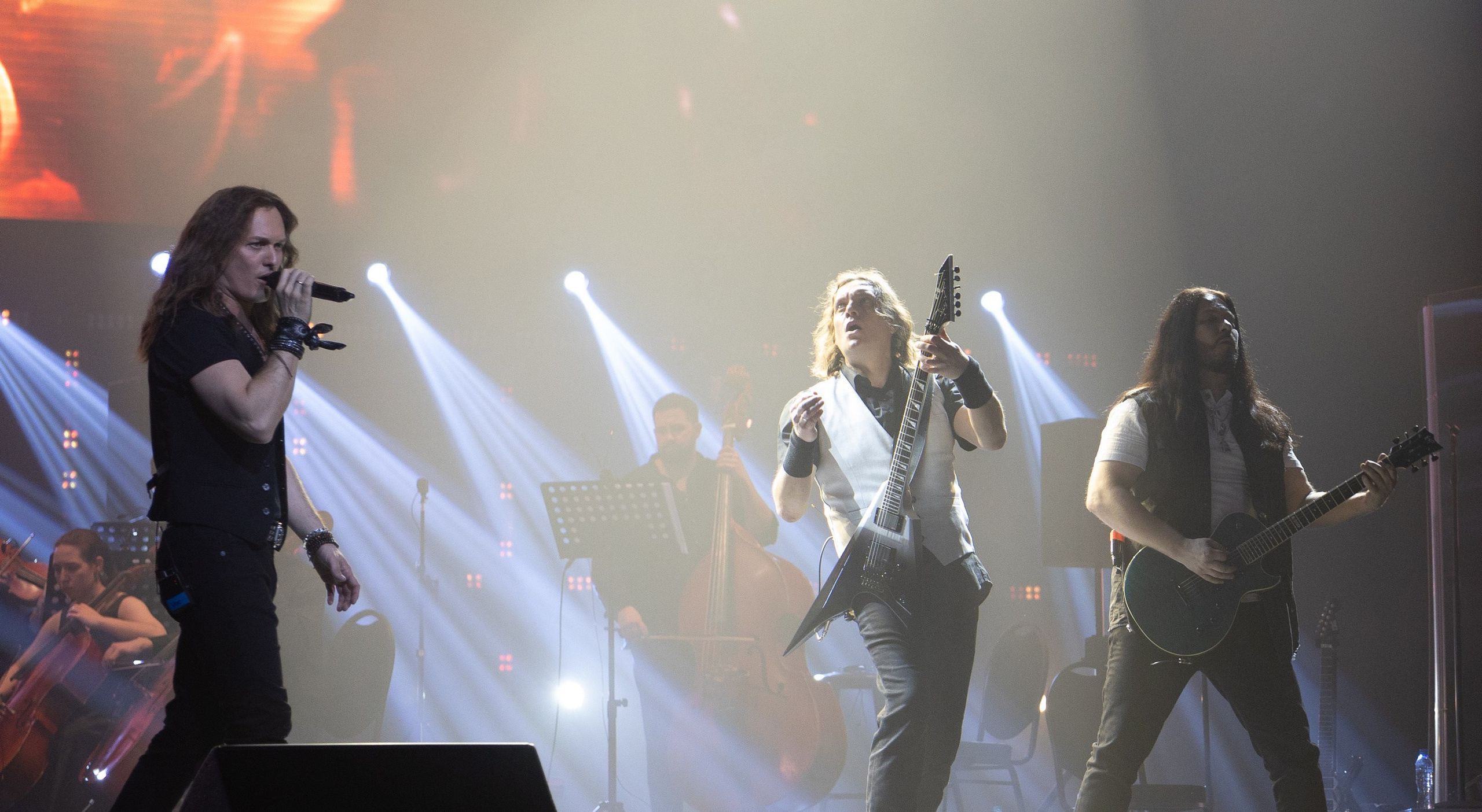Эпидемия. Симфоническая рукопись. Москва. Фотограф. г. Южно-Сахалинск. Олег Толстов