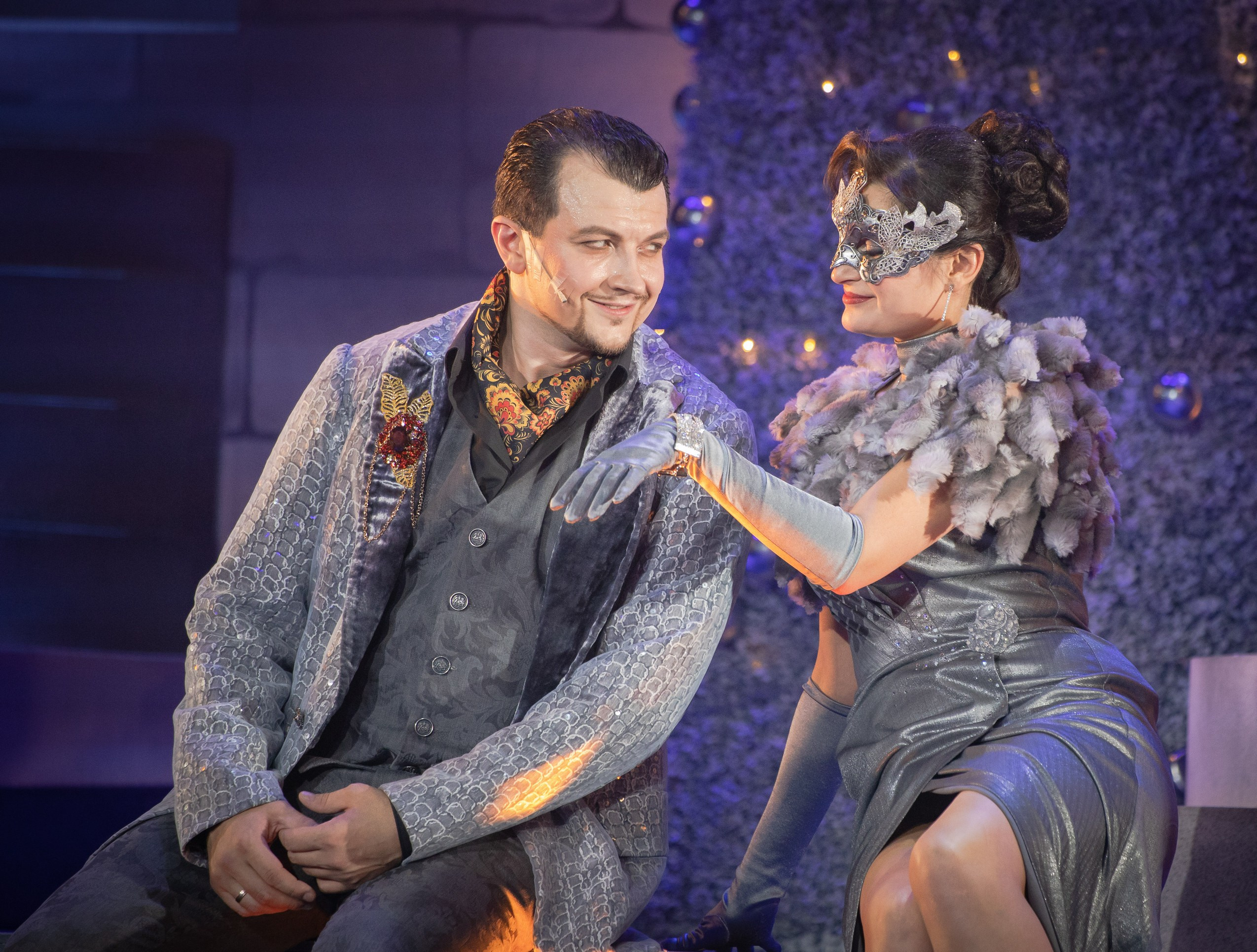 Летучая Мышь, _Чехов Центр. Фотограф. г. Южно-Сахалинск. Олег Толстов