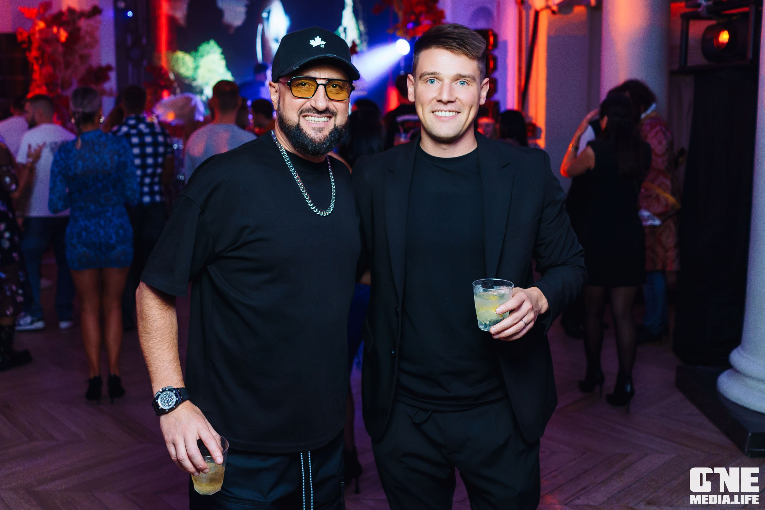 Фоторепортаж из клуба Universal. One Media Life: фоторепортажи, фотоотчеты с мероприятий и заведений