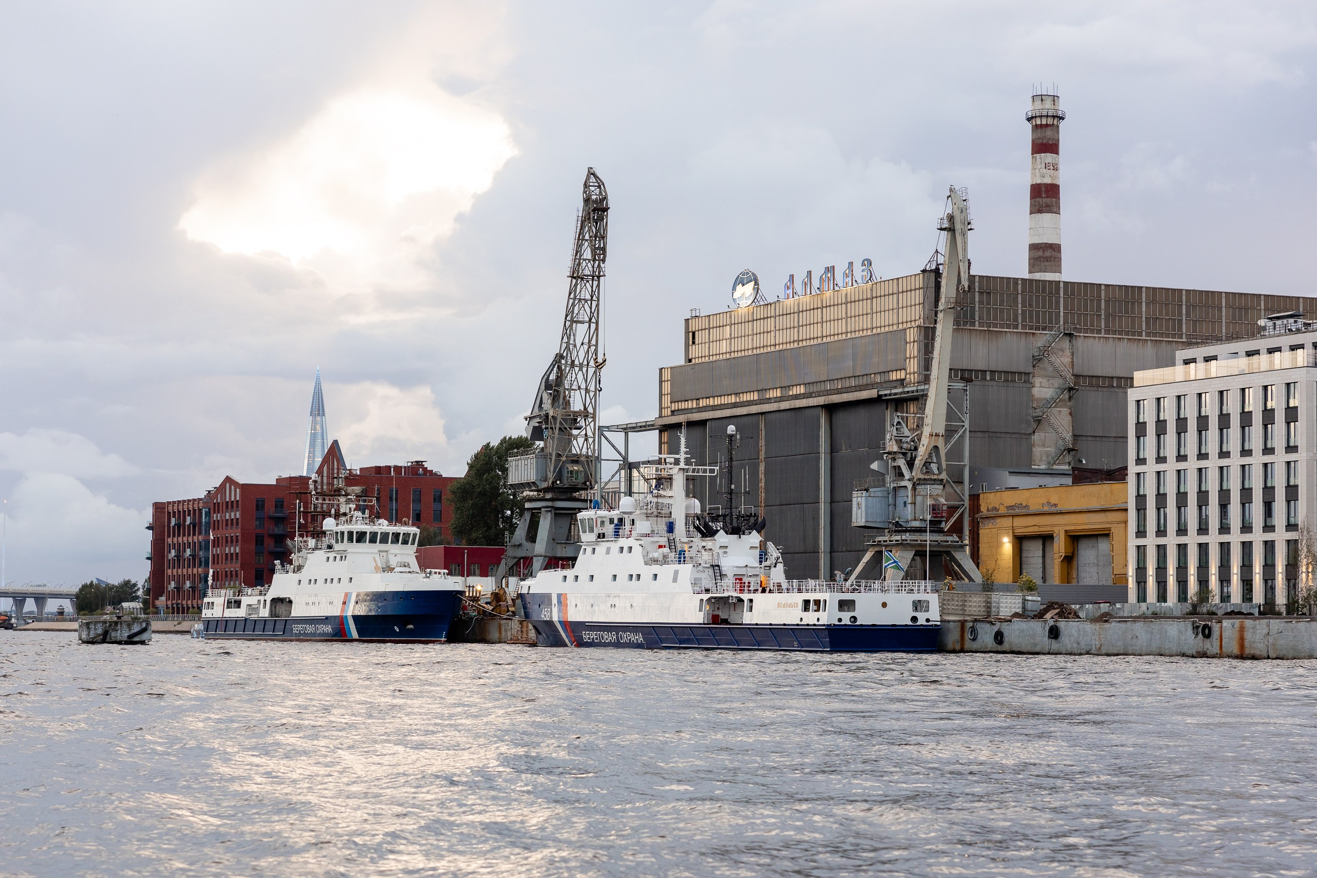 Экскурсия на двухпалубном теплоходе по Неве. Фотограф в Санкт-Петербурге — Сергей Петров