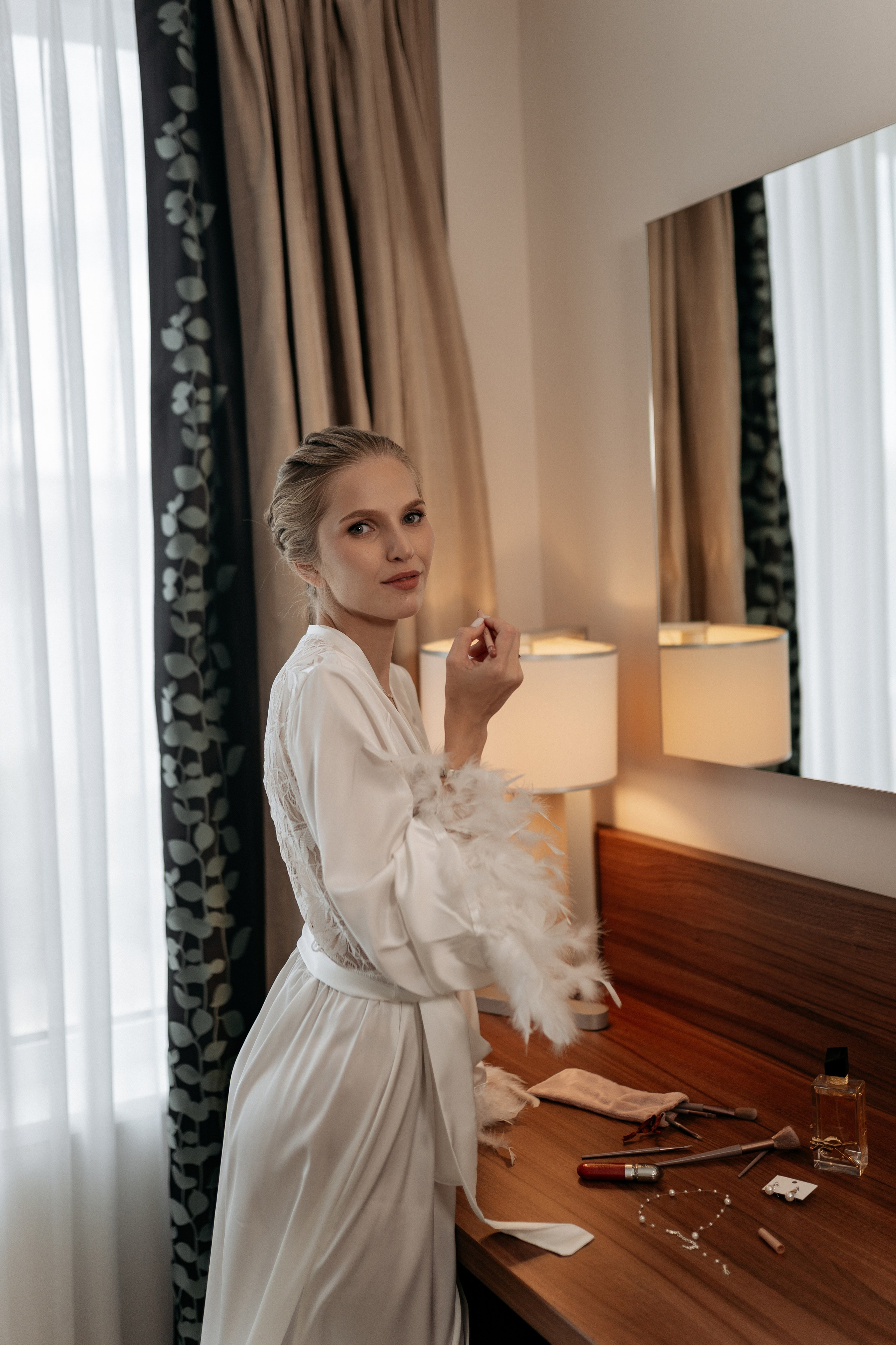 Сборы невесты - фотограф Новороссийск создает женственную и воздушную фотоисторию.