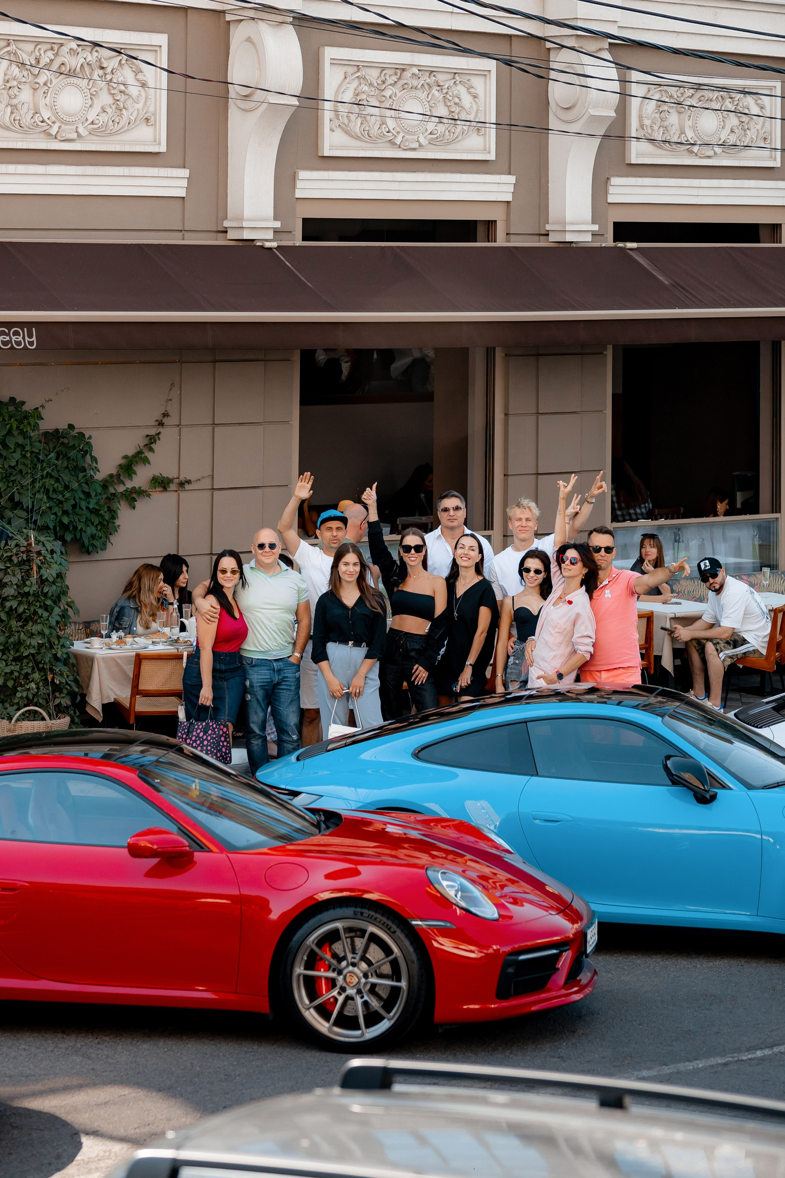 Porsche Завтрак в Cou-cou Bistro. Главная