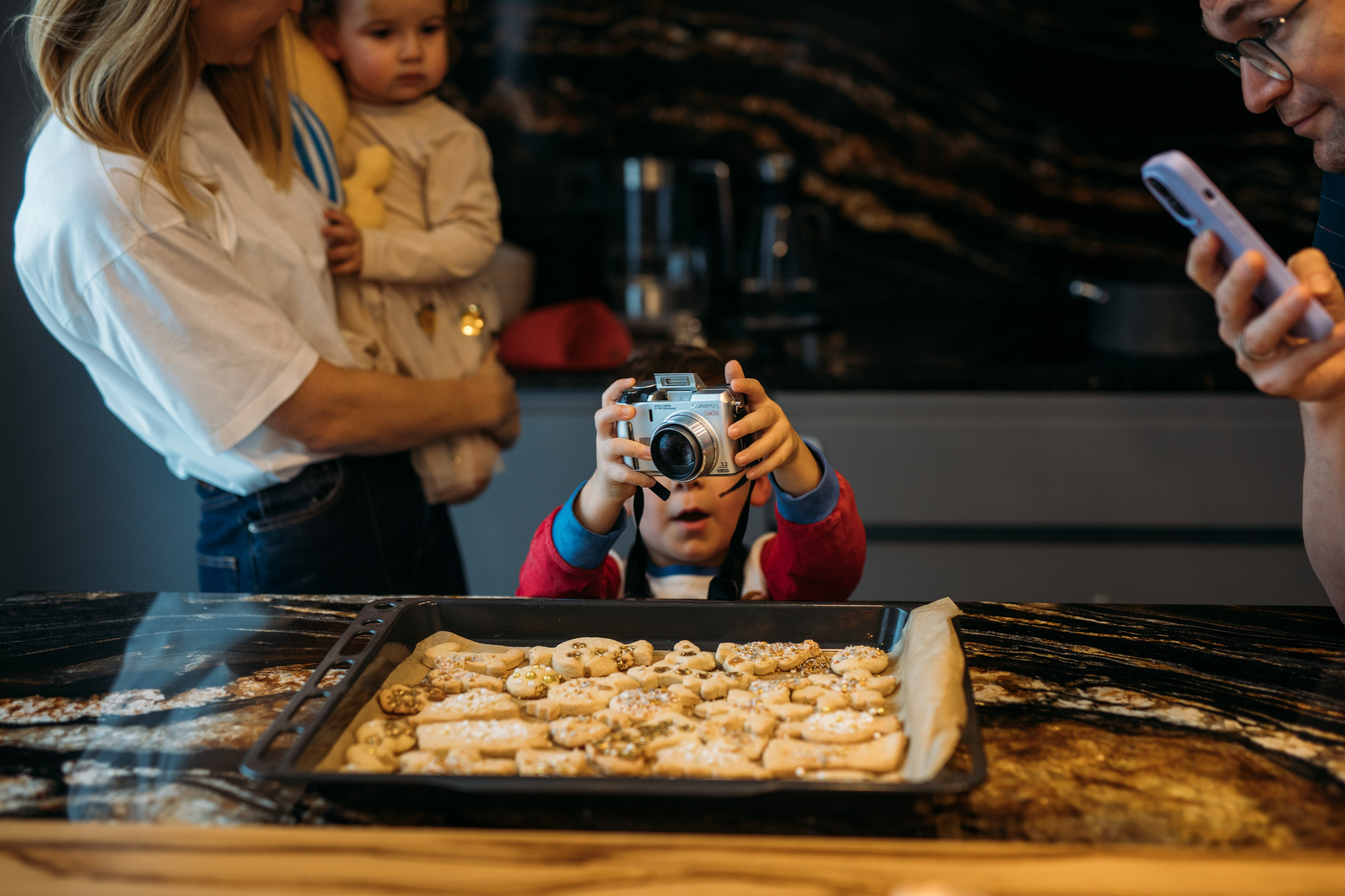 ПЕРВЫЕ ПЕЧЕНЬКИ. Фотограф Наташа Румянцева