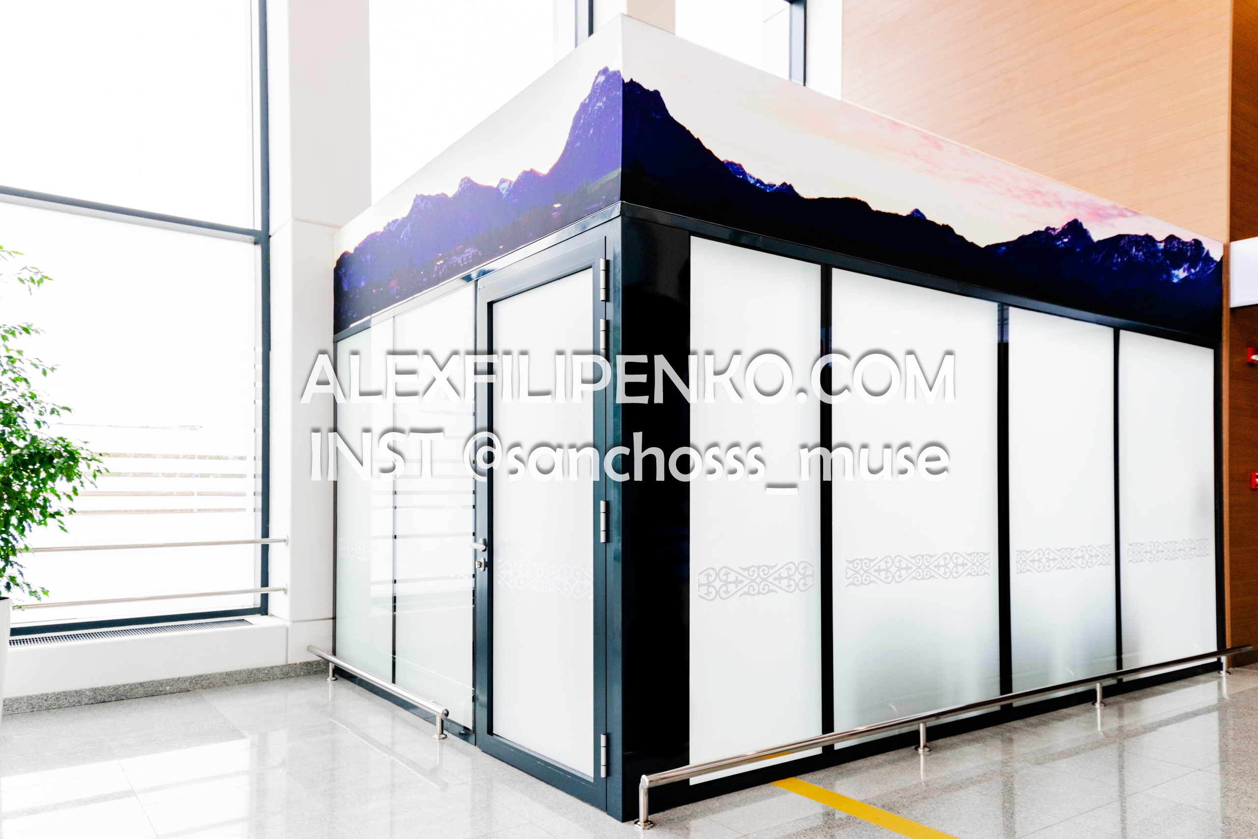 Фотосъемка для рекламного оператора MYD Production в Аэропорту Астаны. Фотограф интерьера недвижимости и архитектуры в Астане