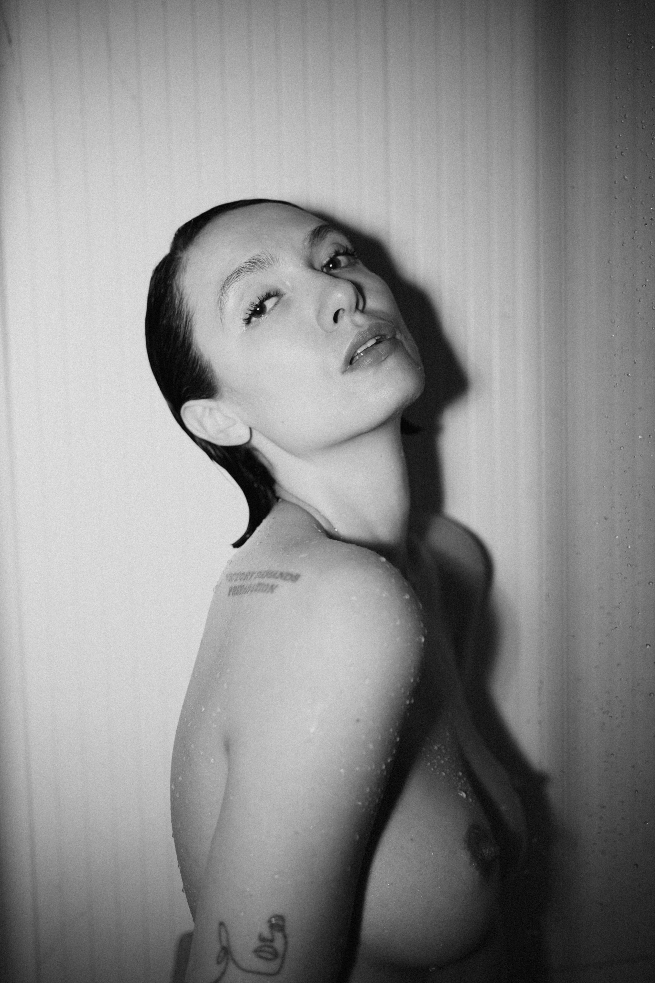 Обнажение. I am Diana, a portrait photographer. I take pictures around the world