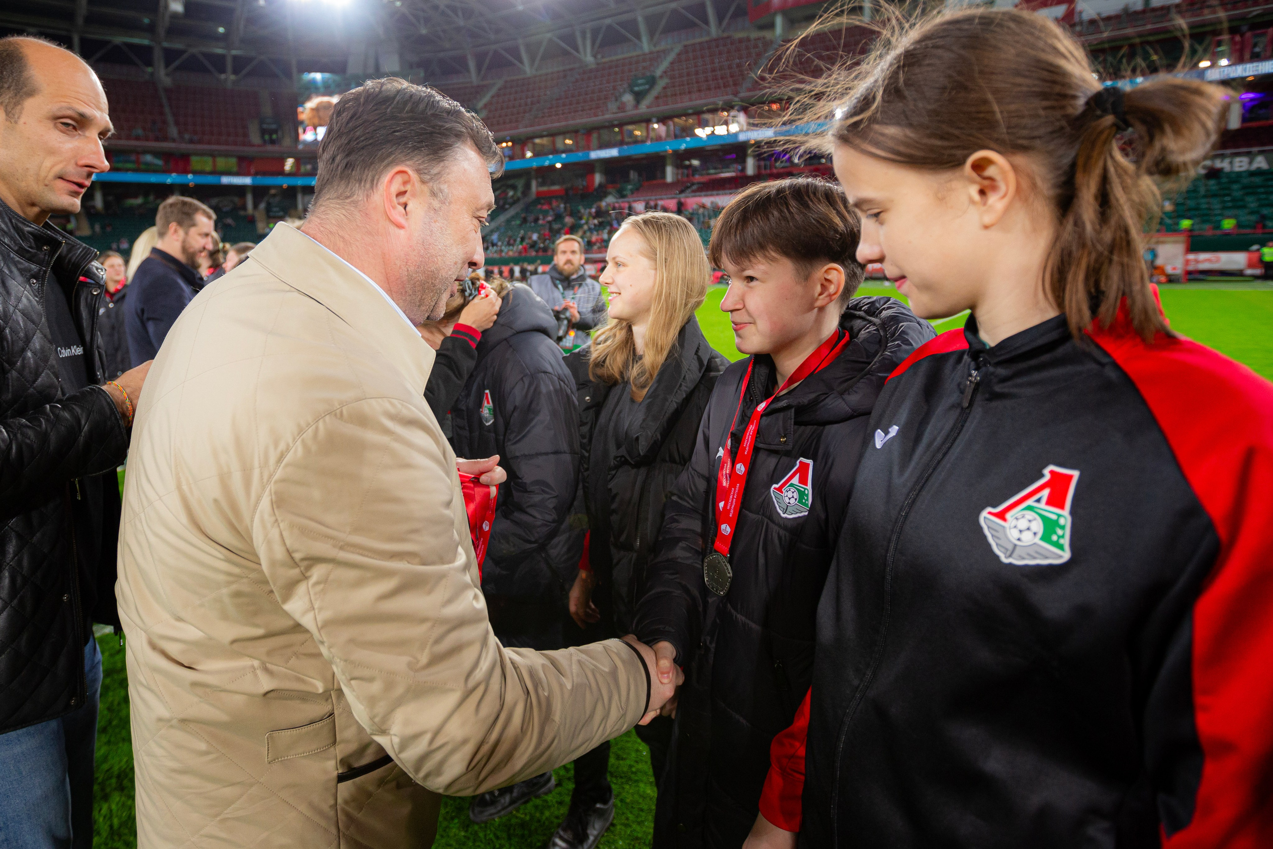 НАГРАЖДЕНИЕ ЖЕНСКОГО ОТДЕЛЕНИЯ АКАДЕМИИ ФК ЛОКОМОТИВ. Artem Zenin Photography